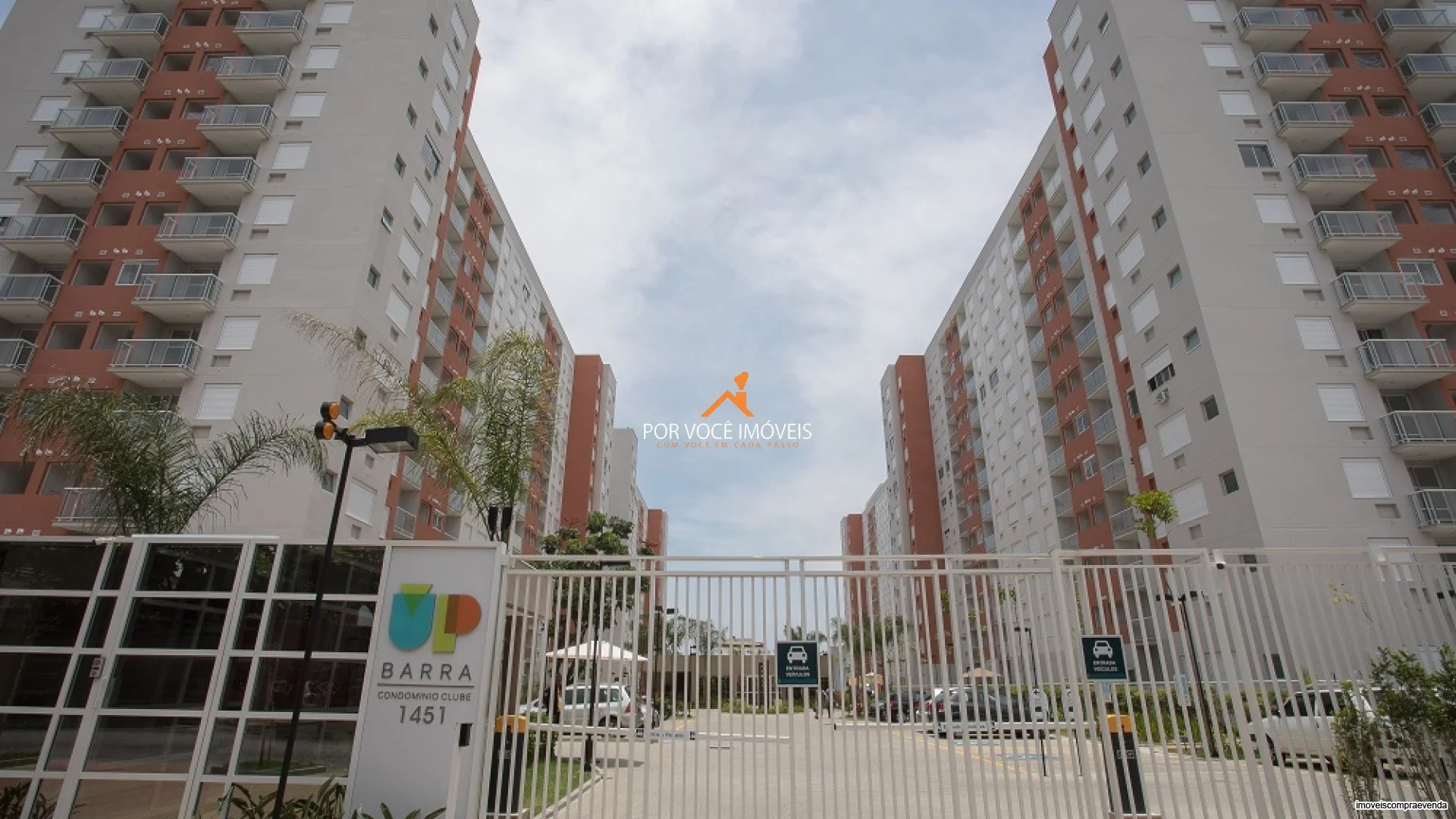 Apartamento com 2 Quartos no Condomínio UP Barra