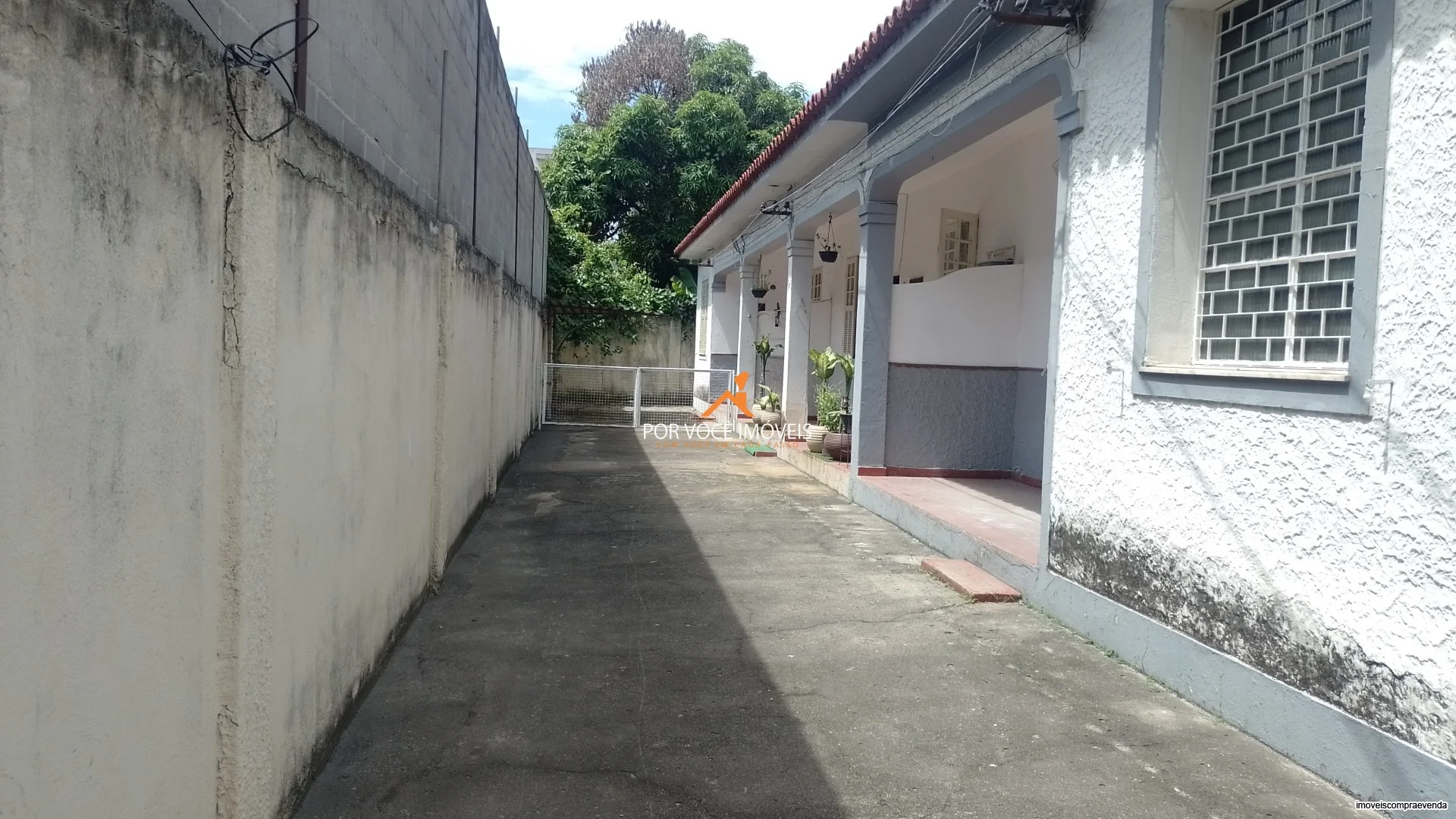 Casa para Locação com 2 quartos e garagem