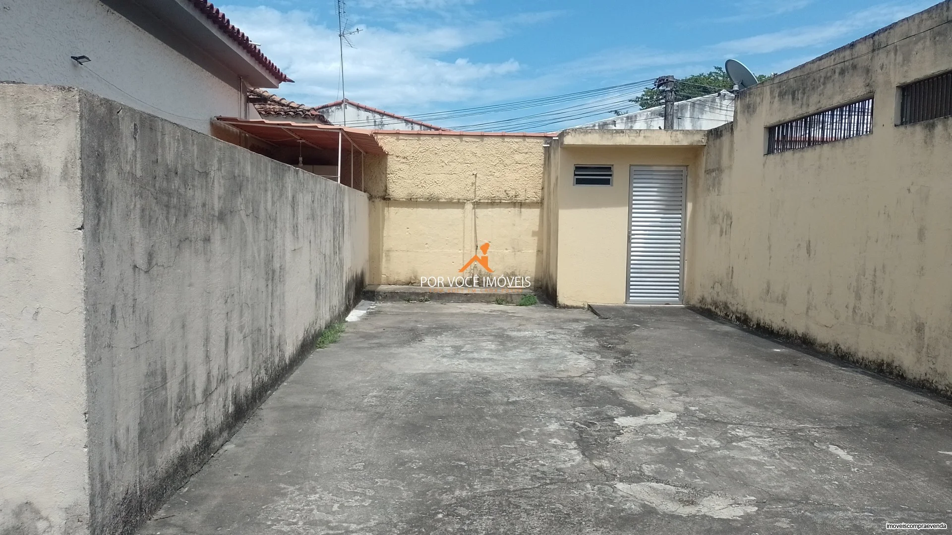 Casa para Locação com 2 quartos e garagem