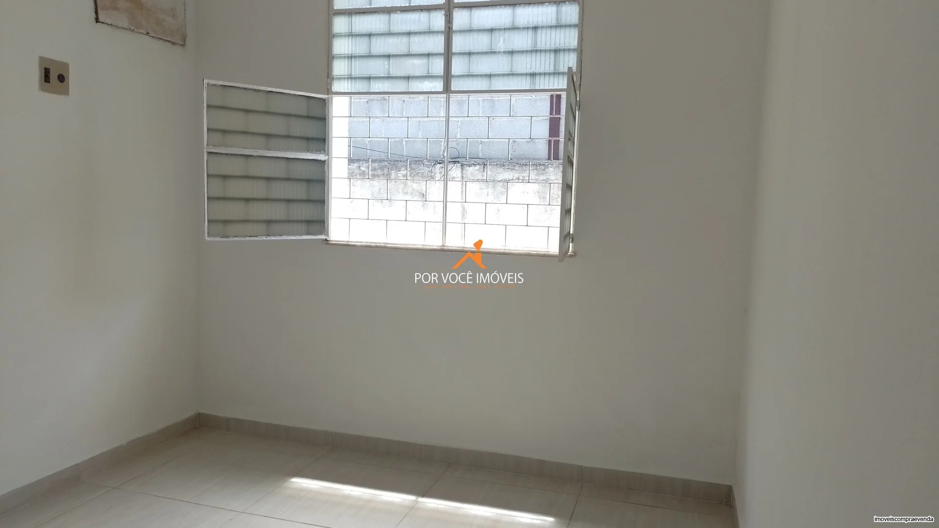 Casa para Locação com 2 quartos e garagem