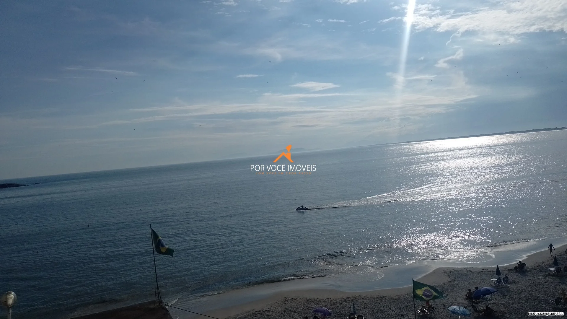 Casa com 2 quartos, sendo 1 suíte de frente para o mar
