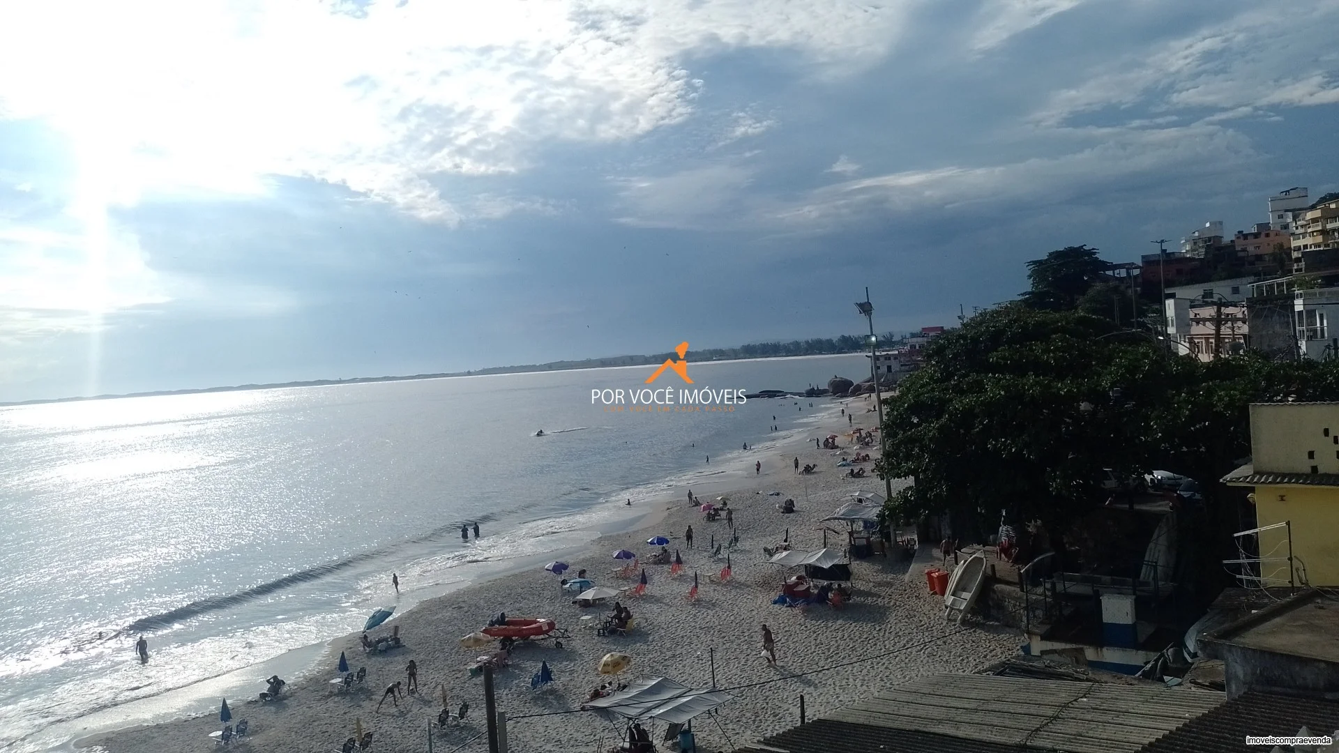 Casa com 2 quartos, sendo 1 suíte de frente para o mar