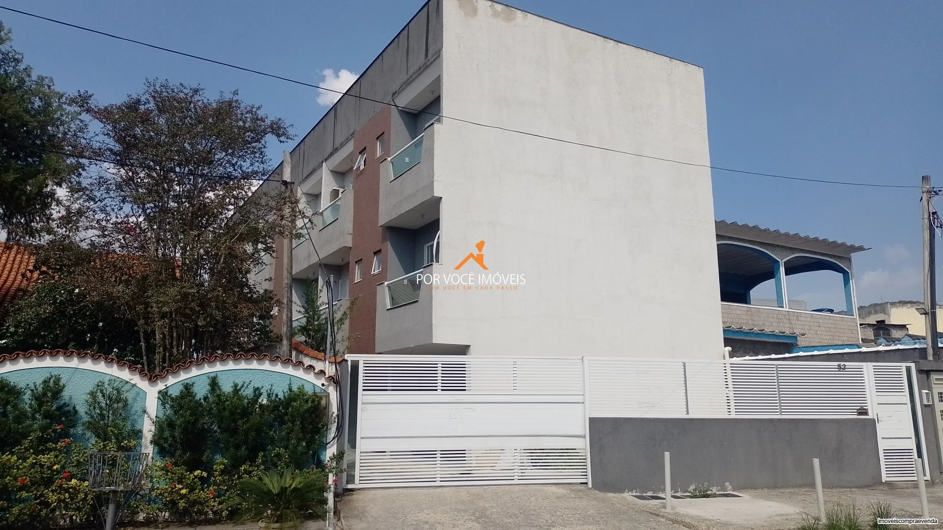 Casa com 2 suítes em Condomínio ao lado do West Shopping