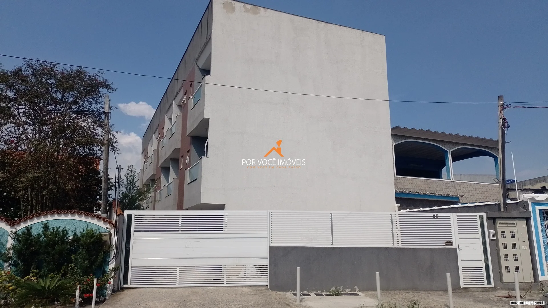 Casa com 2 suítes em Condomínio ao lado do West Shopping