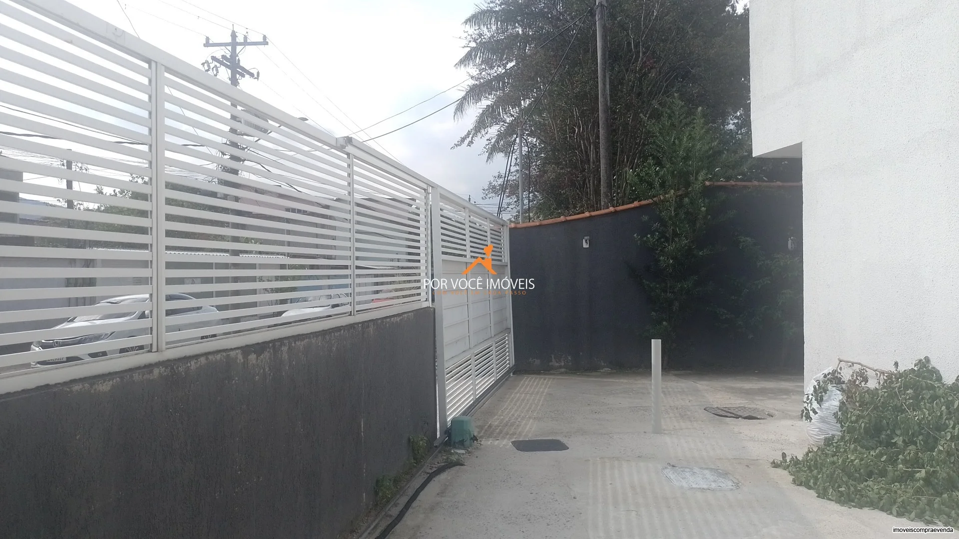Casa com 2 suítes em Condomínio ao lado do West Shopping