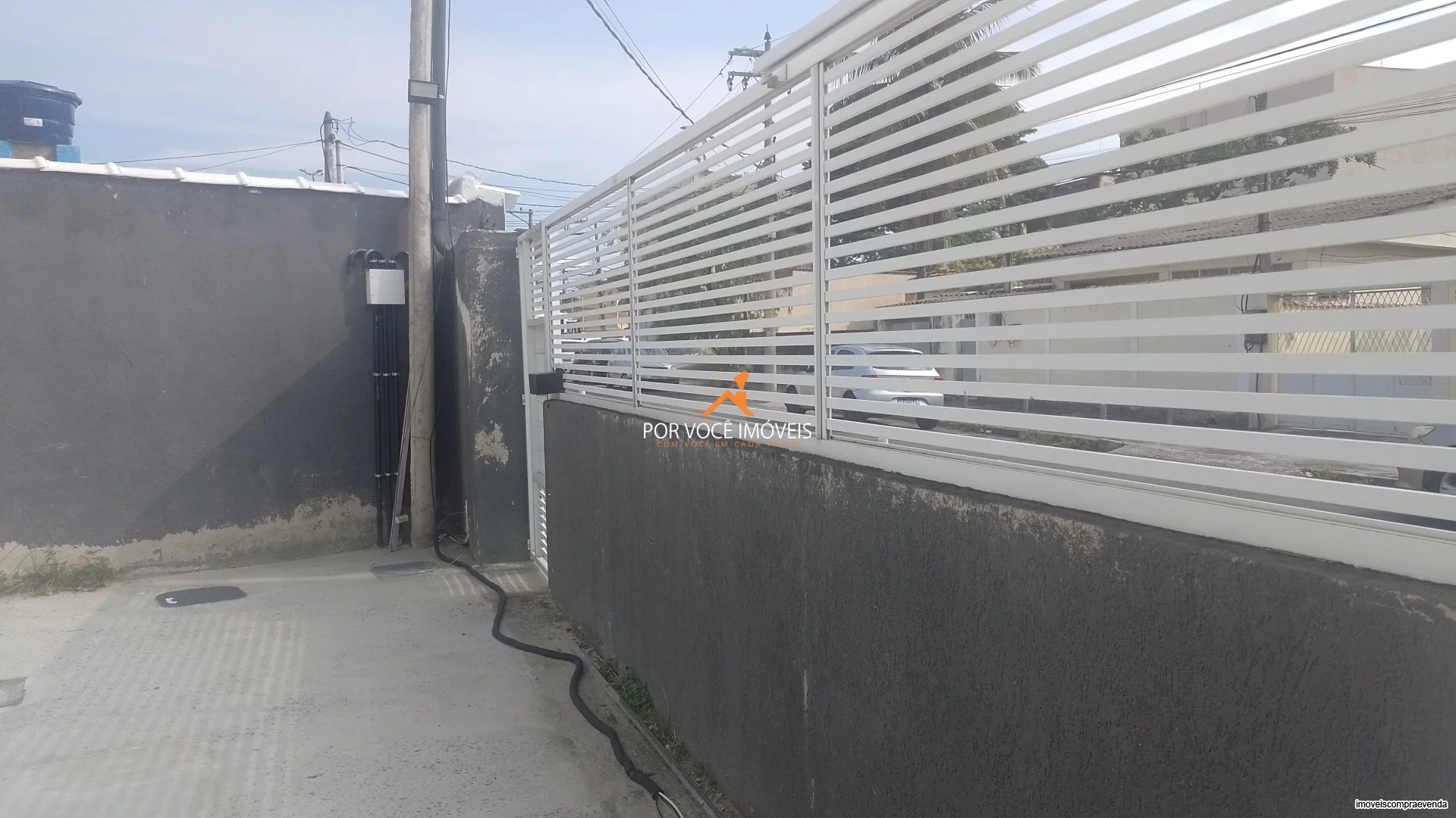 Casa com 2 suítes em Condomínio ao lado do West Shopping