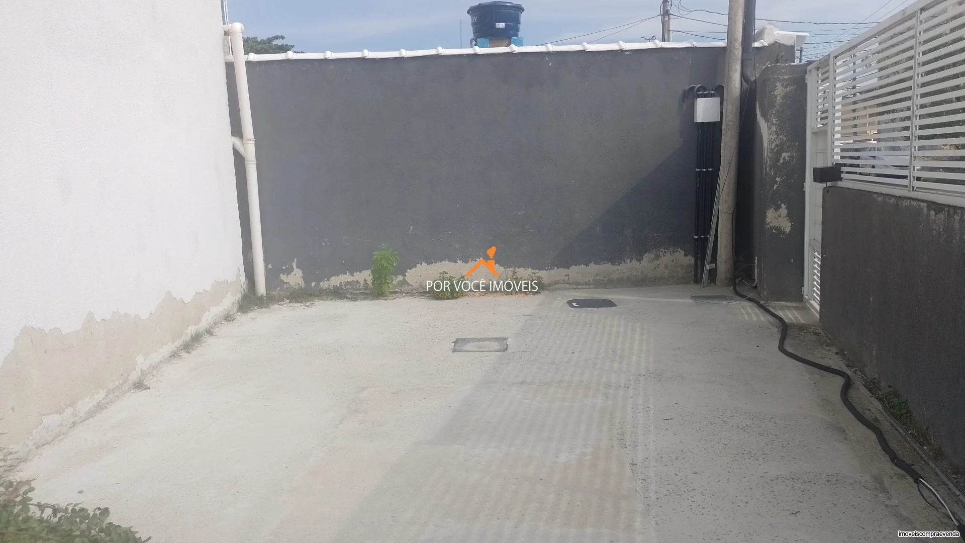 Casa com 2 suítes em Condomínio ao lado do West Shopping