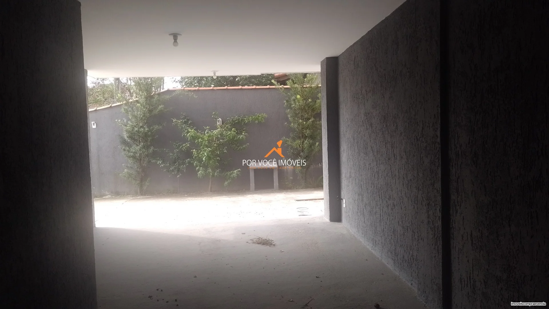 Casa com 2 suítes em Condomínio ao lado do West Shopping