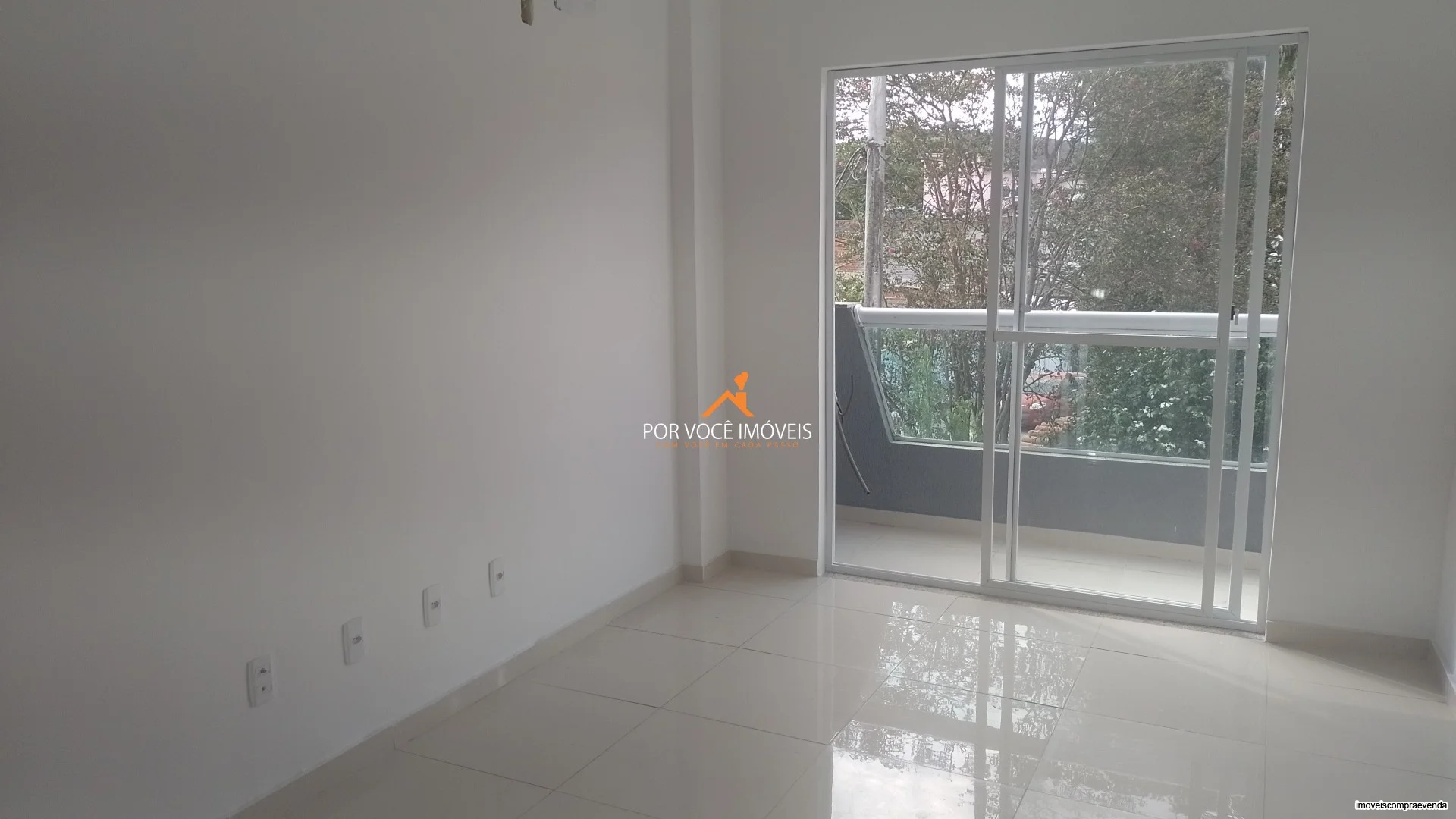 Casa com 2 suítes em Condomínio ao lado do West Shopping