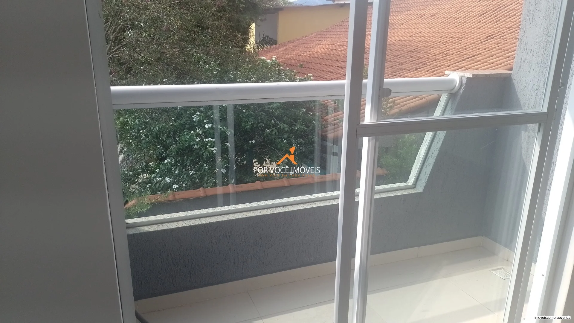 Casa com 2 suítes em Condomínio ao lado do West Shopping
