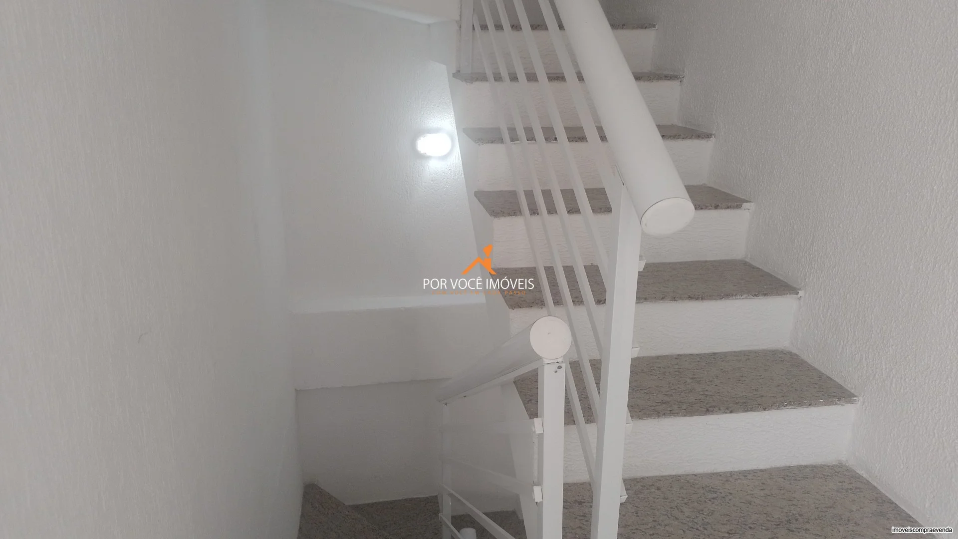 Casa com 2 suítes em Condomínio ao lado do West Shopping
