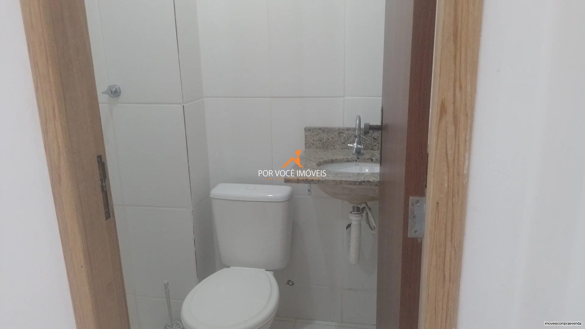 Casa com 2 suítes em Condomínio ao lado do West Shopping