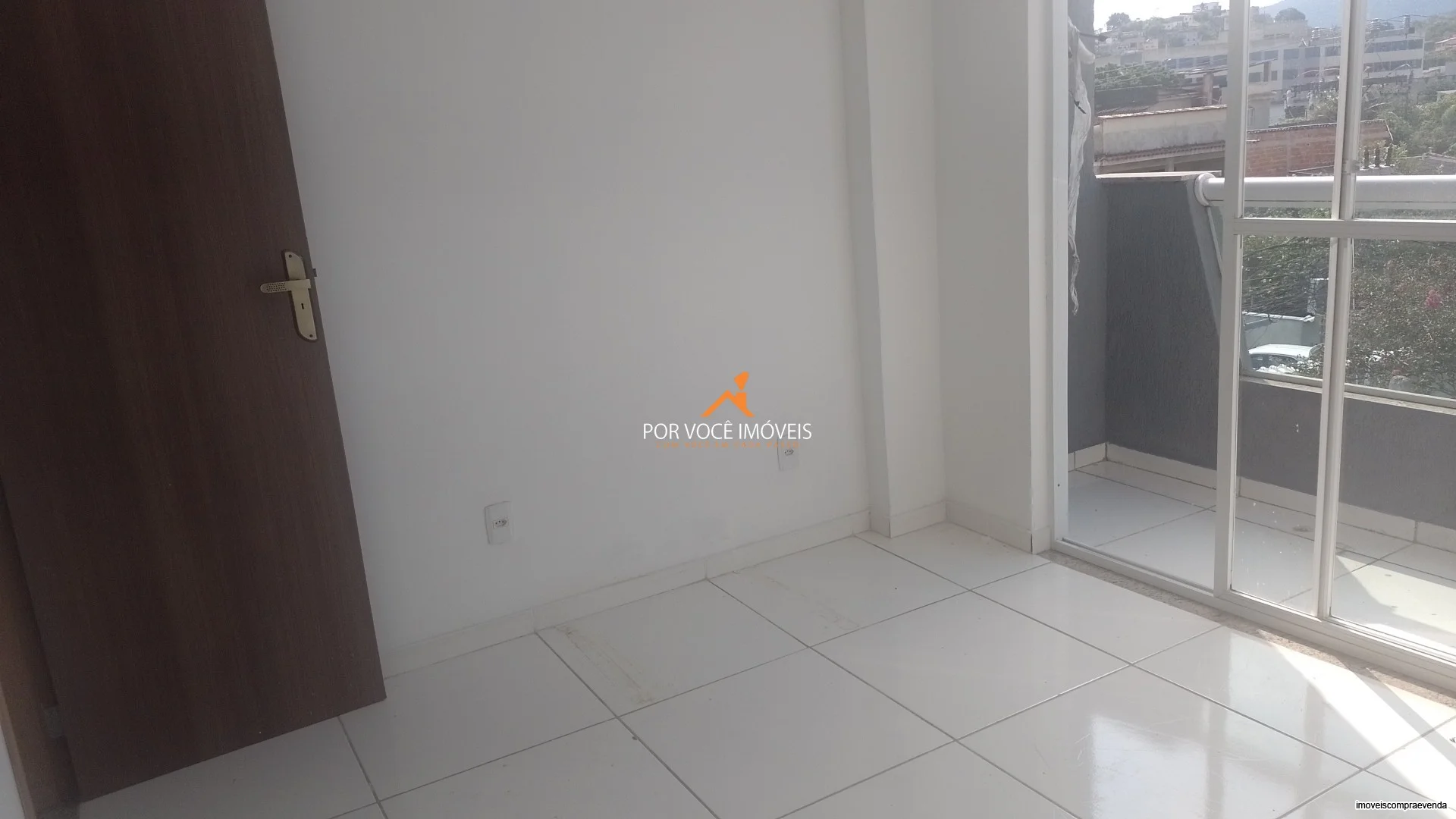 Casa com 2 suítes em Condomínio ao lado do West Shopping