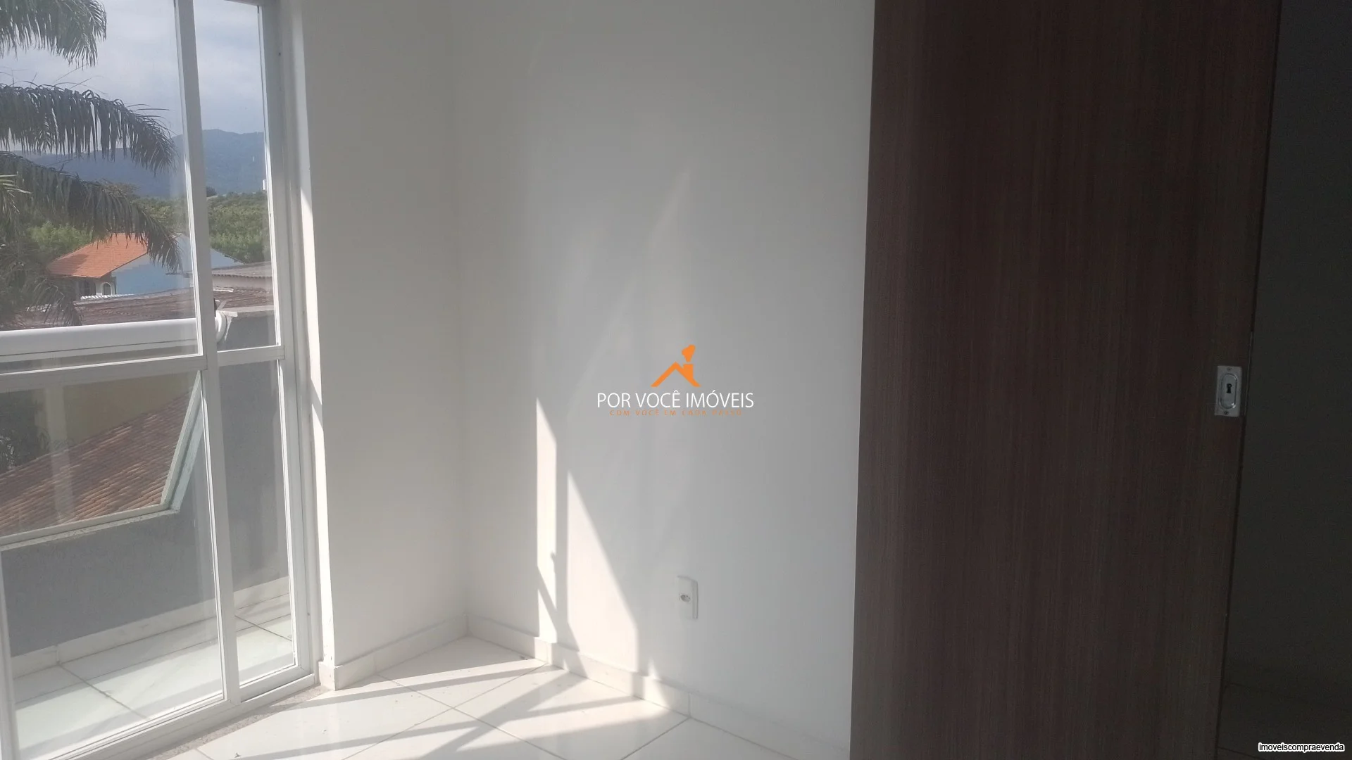 Casa com 2 suítes em Condomínio ao lado do West Shopping