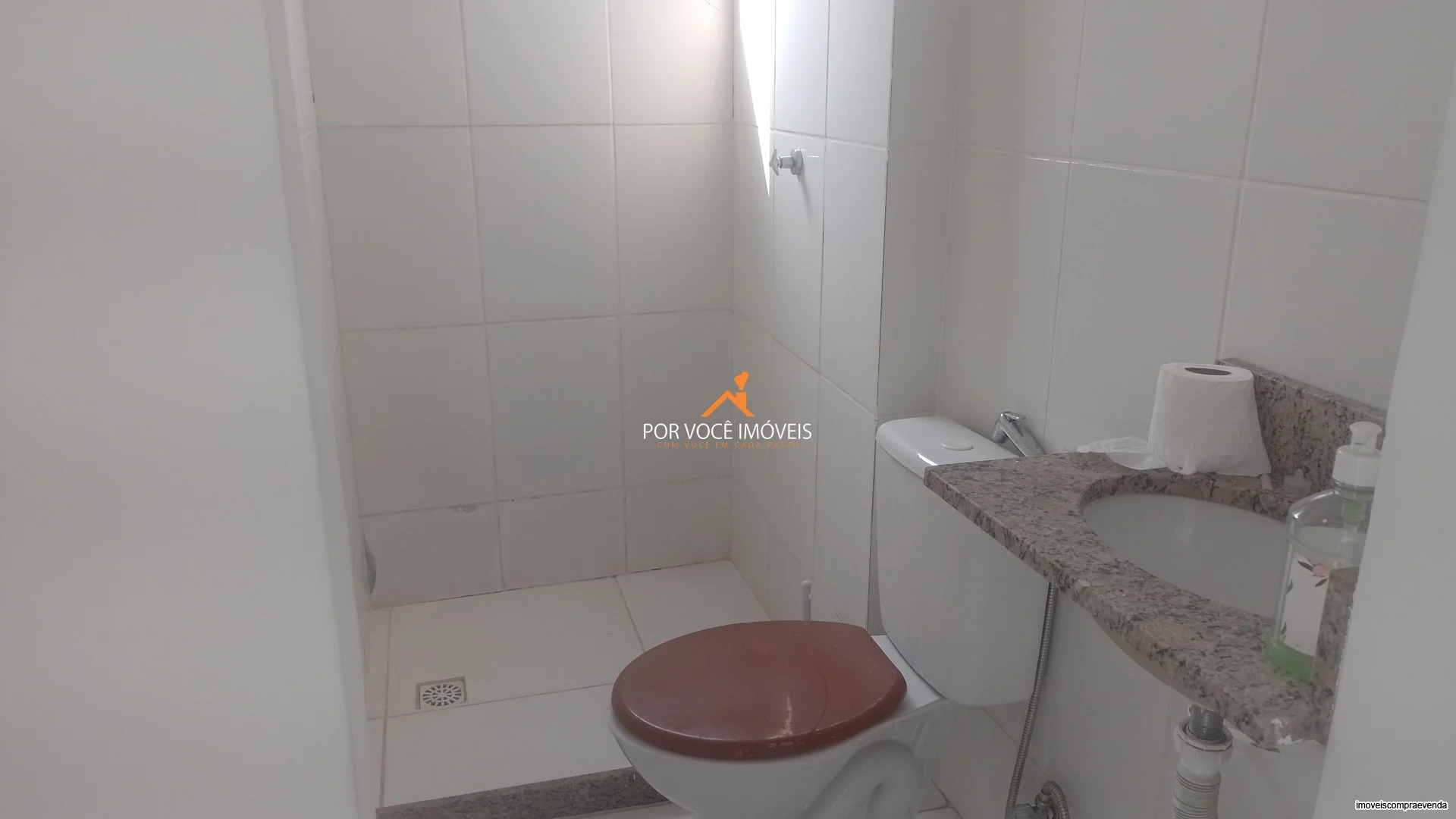 Casa com 2 suítes em Condomínio ao lado do West Shopping