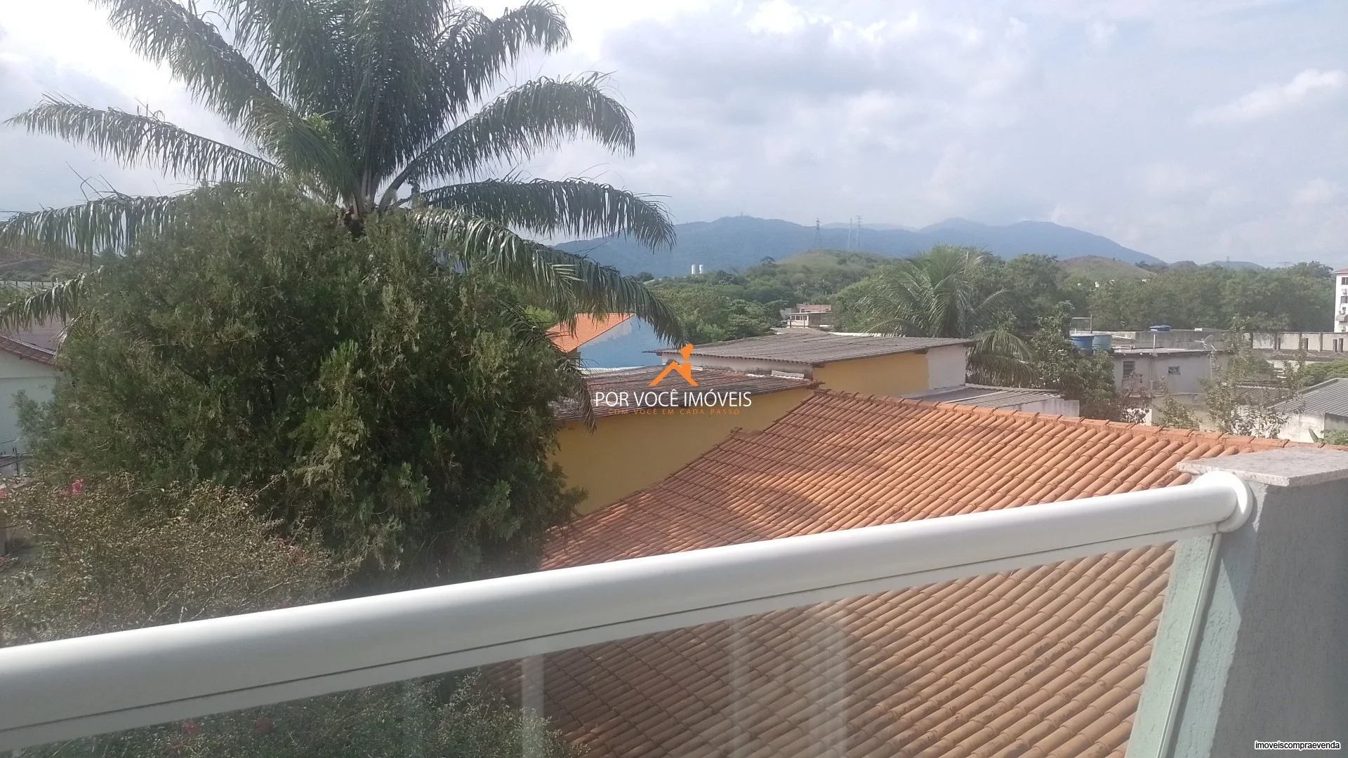 Casa com 2 suítes em Condomínio ao lado do West Shopping