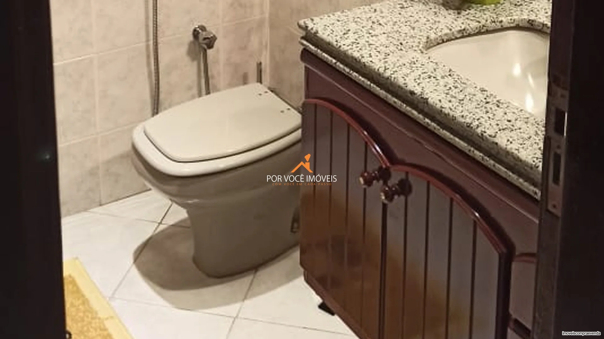 Casa com 3 quartos em Condomínio, próximo ao Hospital Oeste D'or