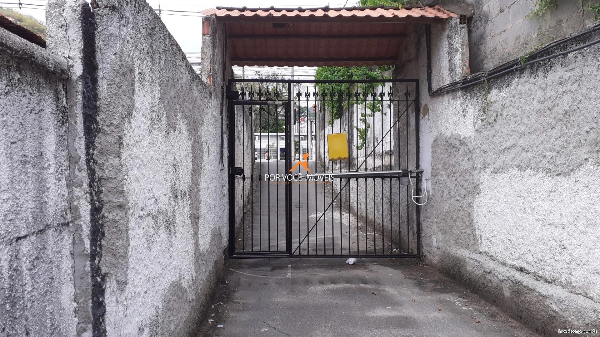 02 casas, próximo ao BRT Pinto Teles