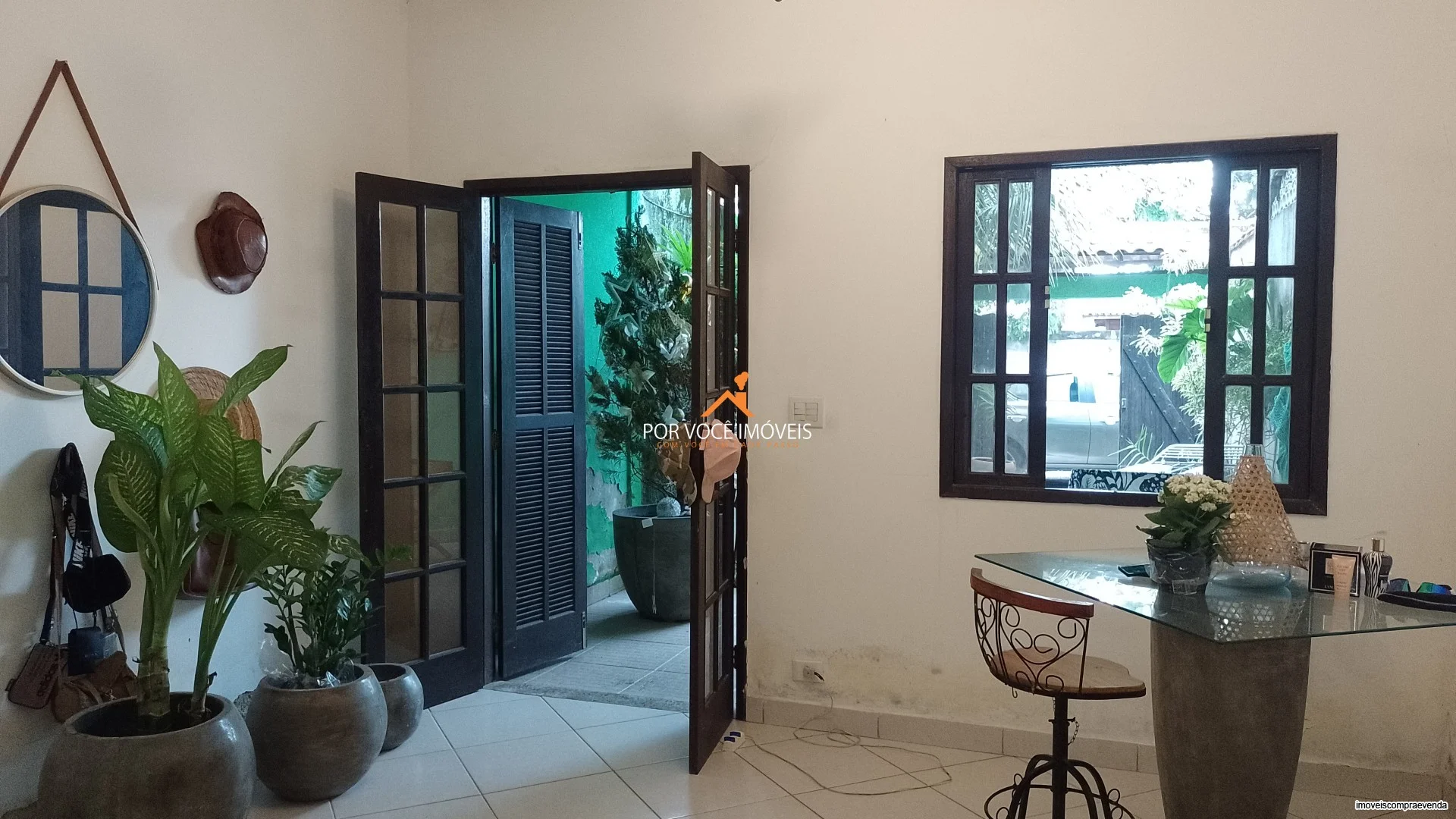 Casa com 2 quartos, duplex, com garagem para 2 carros