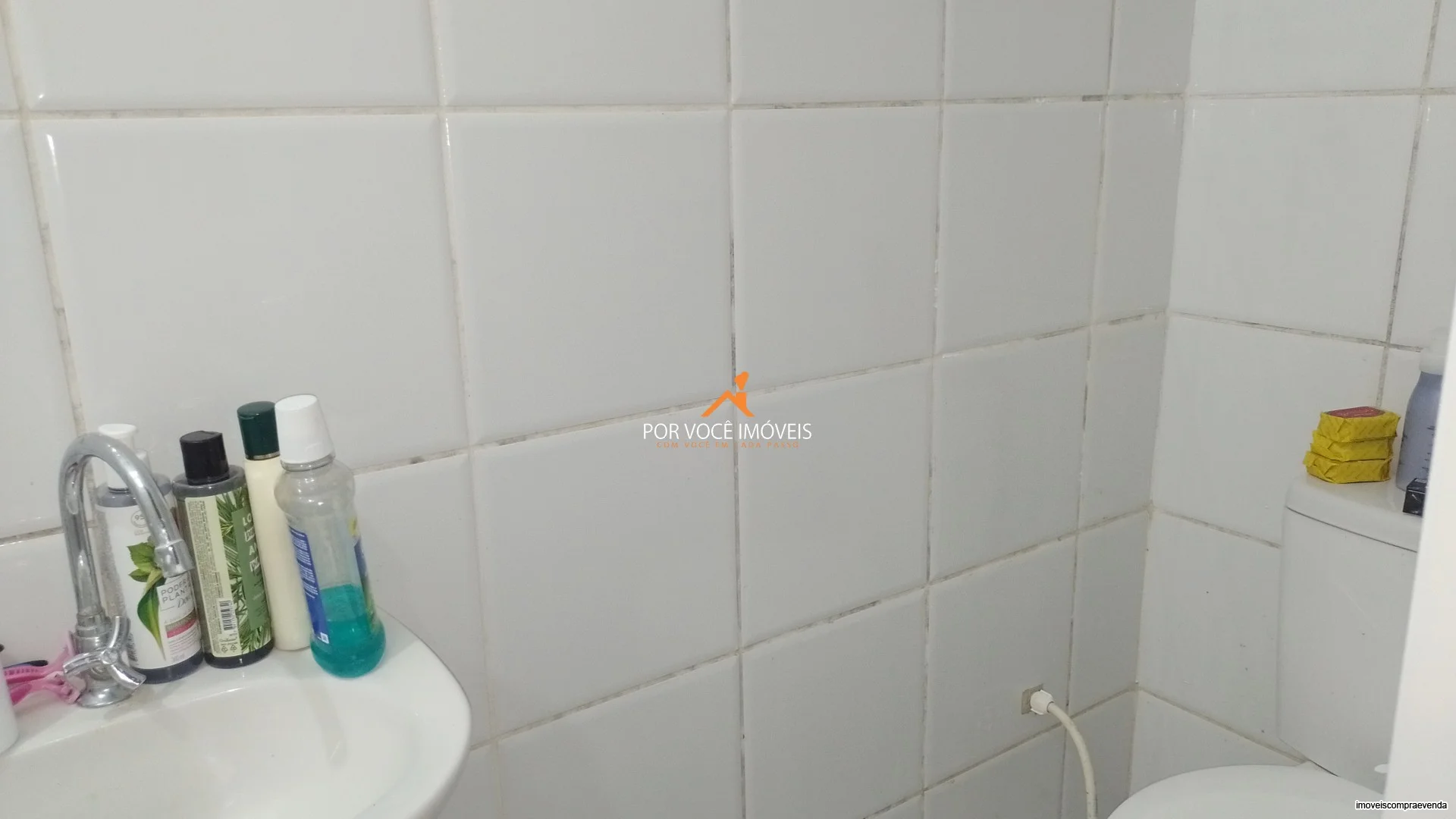 Casa com 2 quartos, duplex, com garagem para 2 carros