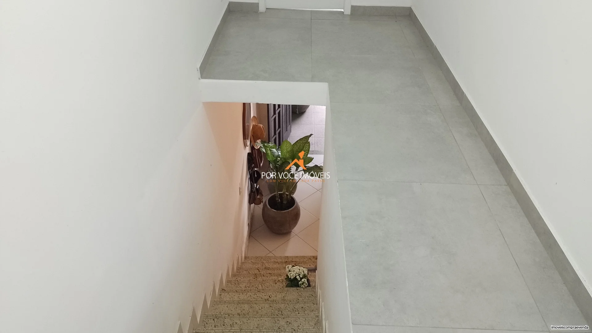 Casa com 2 quartos, duplex, com garagem para 2 carros