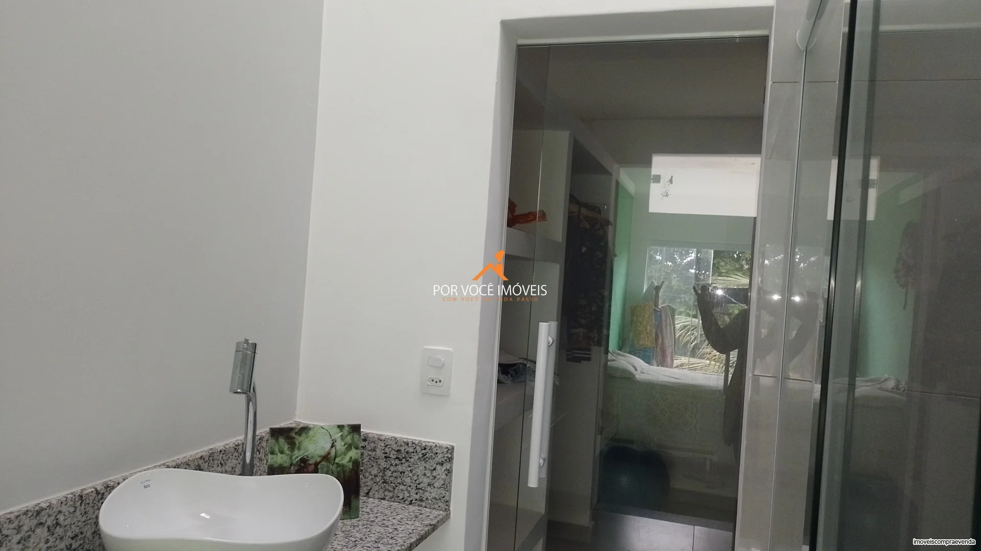 Casa com 2 quartos, duplex, com garagem para 2 carros