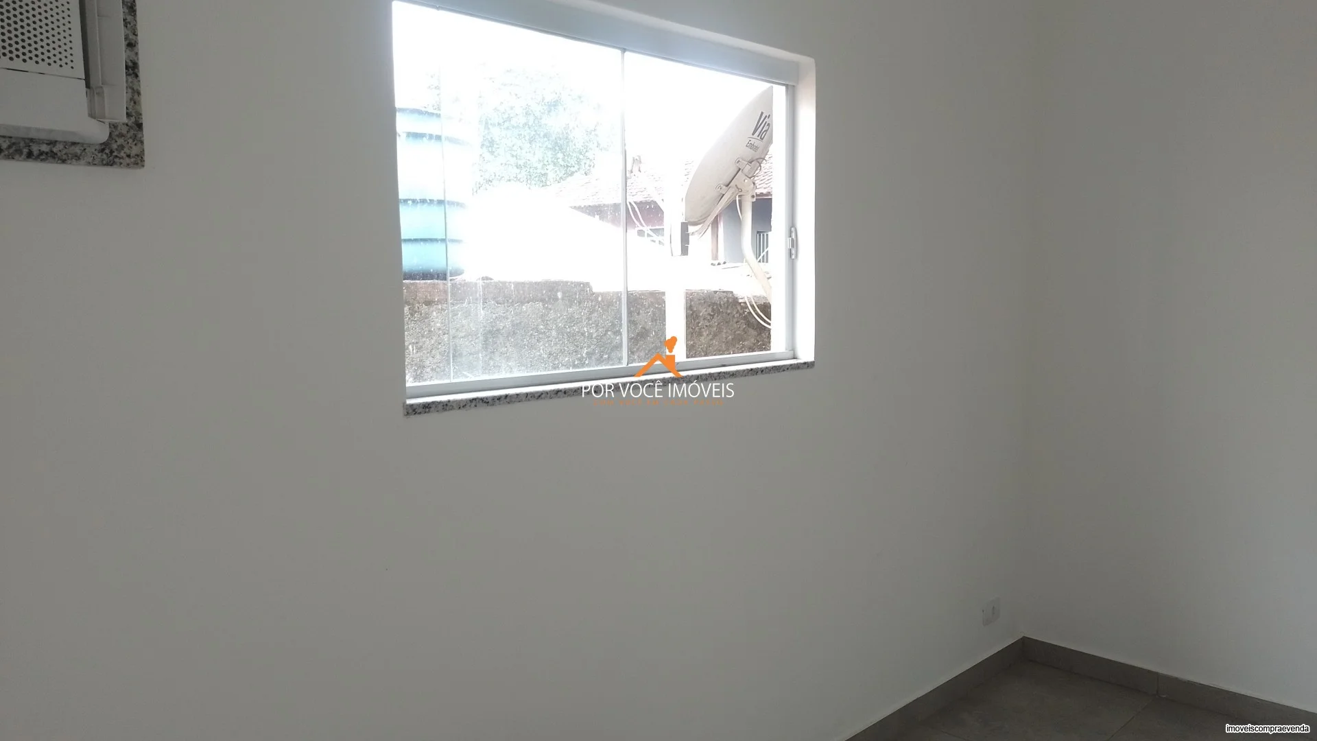 Casa com 2 quartos, duplex, com garagem para 2 carros