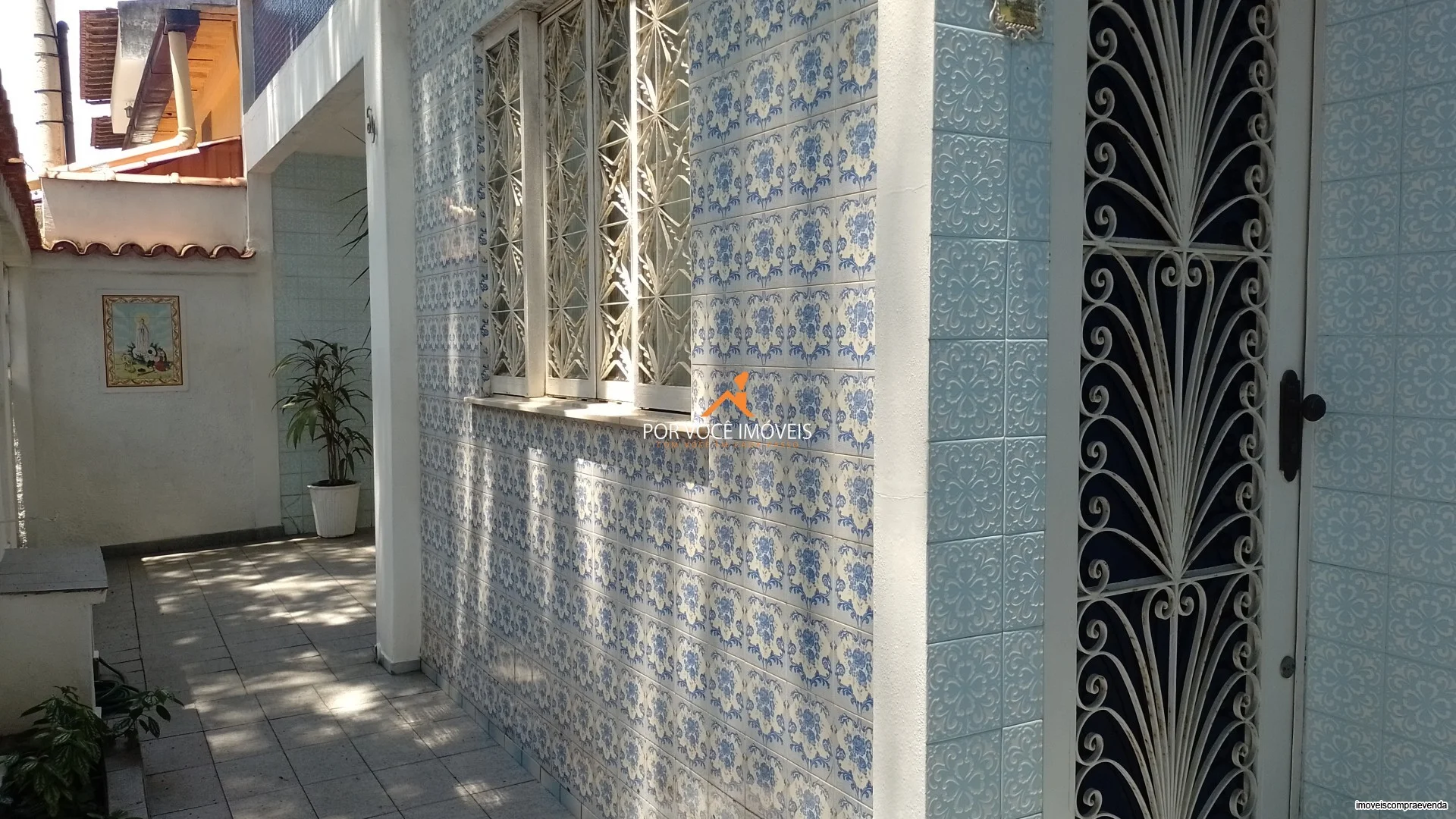 Casa à Venda com 3 Quartos e Terraço no São Jorge