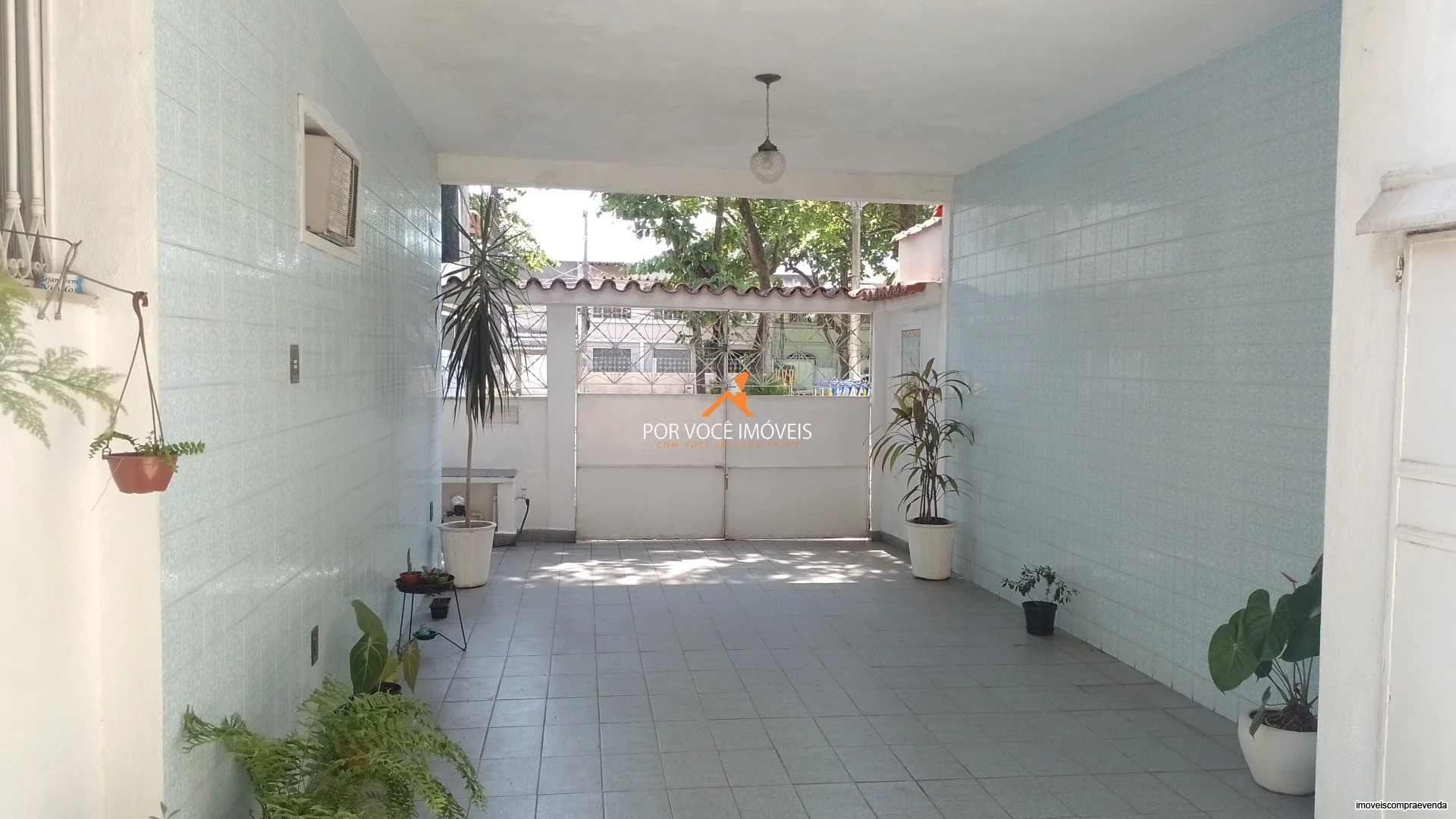 Casa à Venda com 3 Quartos e Terraço no São Jorge