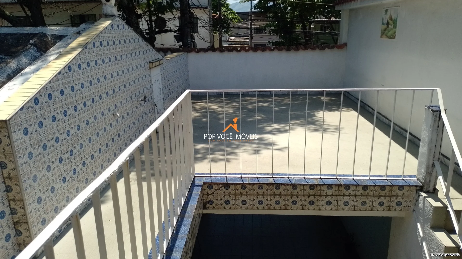 Casa à Venda com 3 Quartos e Terraço no São Jorge