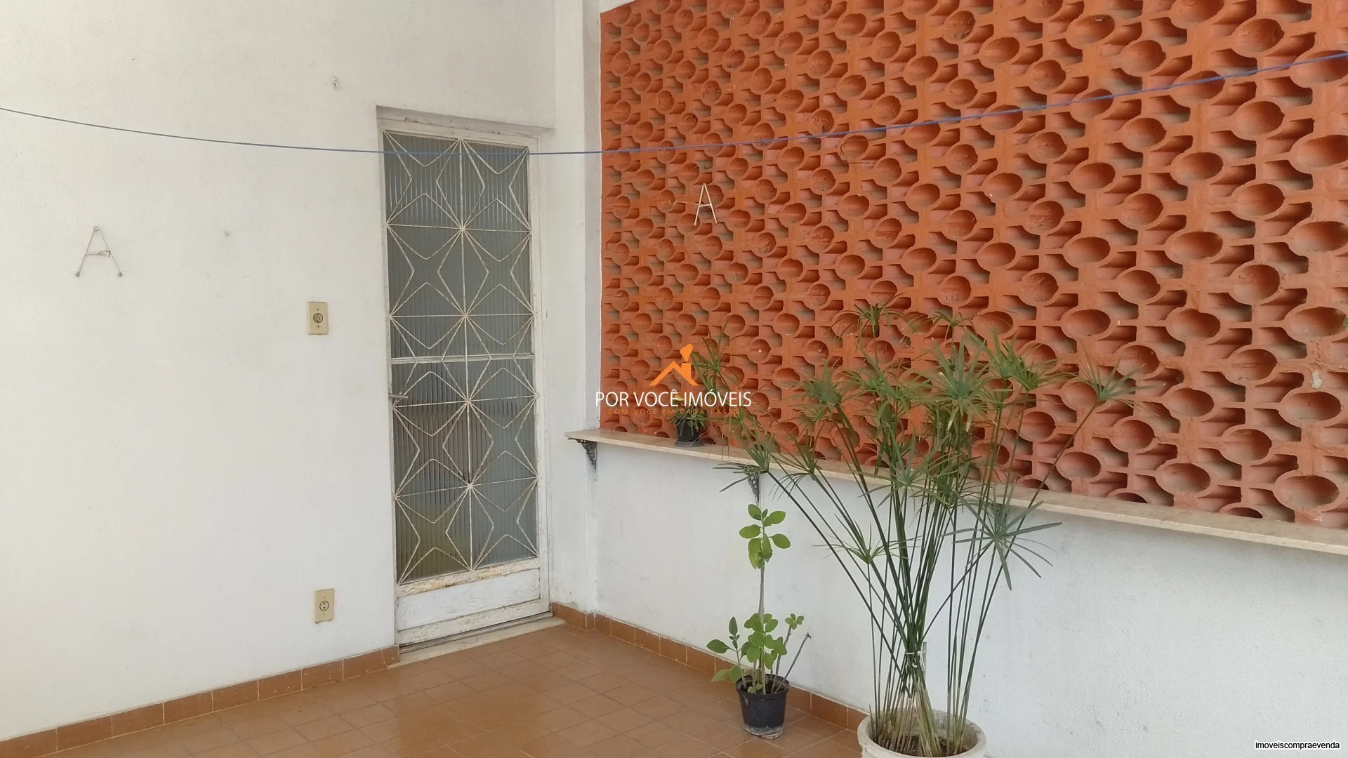 Casa à Venda com 3 Quartos e Terraço no São Jorge