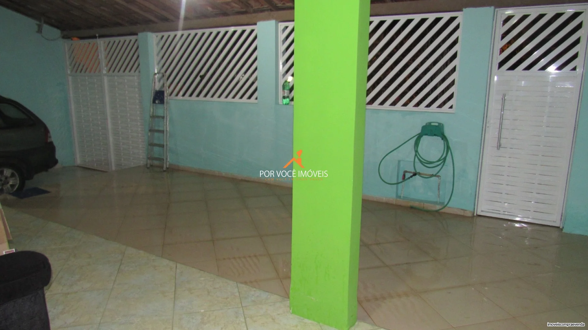 Casa duplex com 3 suítes no Condomínio Recanto do Tinguí