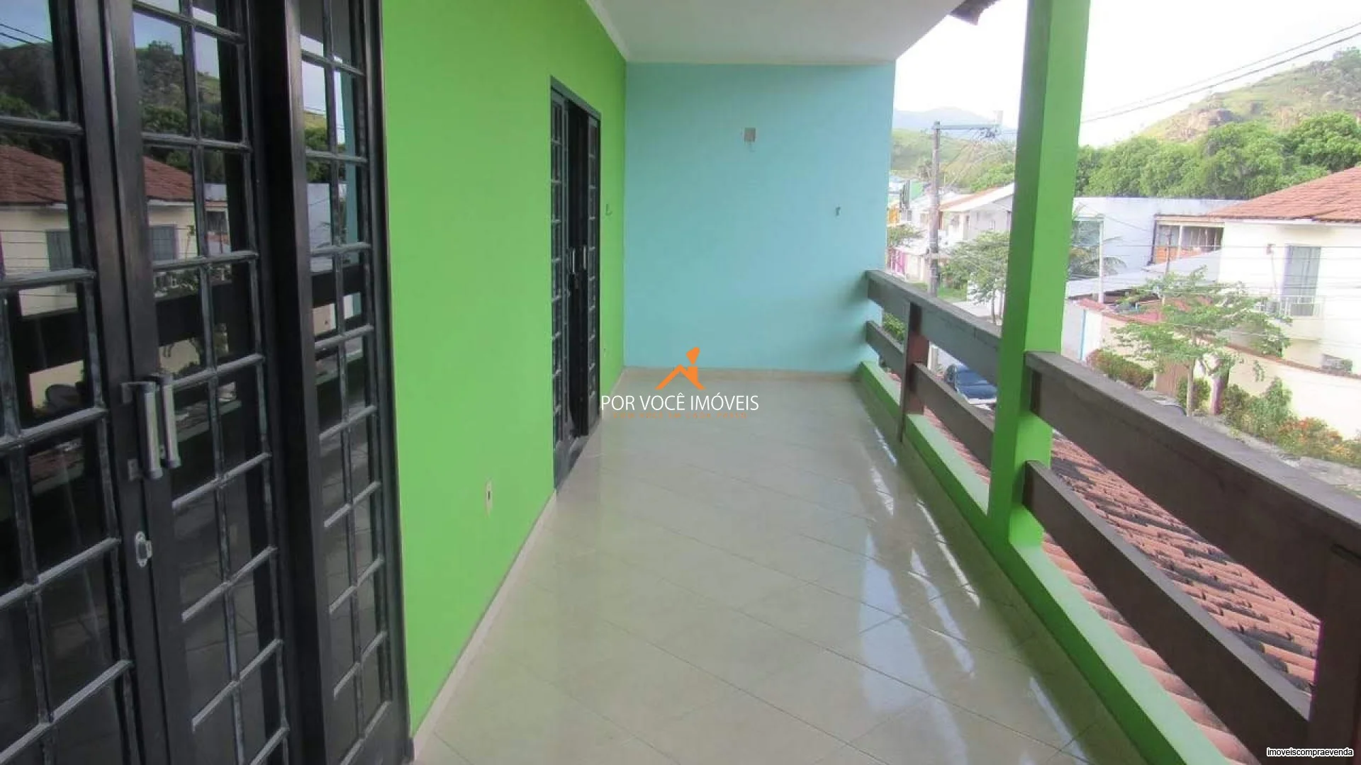 Casa duplex com 3 suítes no Condomínio Recanto do Tinguí
