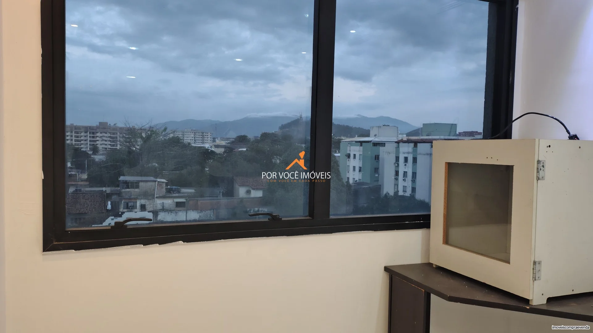 Sala Comercial no Edifício West Tower