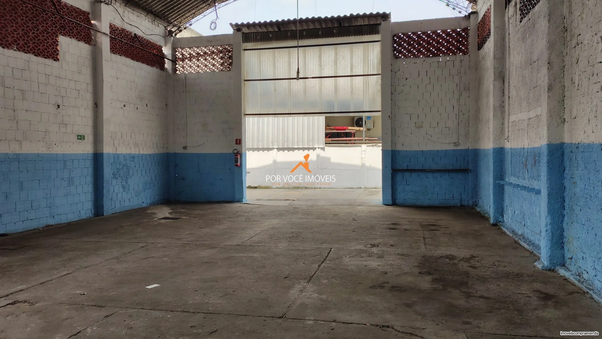 Galpão com 234m²