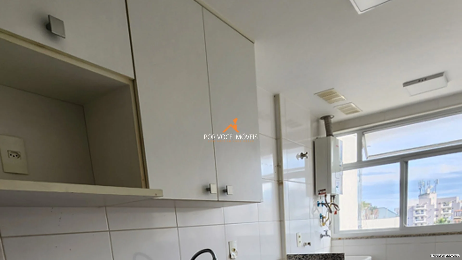 Apartamento para locação com armários no Condomínio Grand Village Freguesia Residence Club