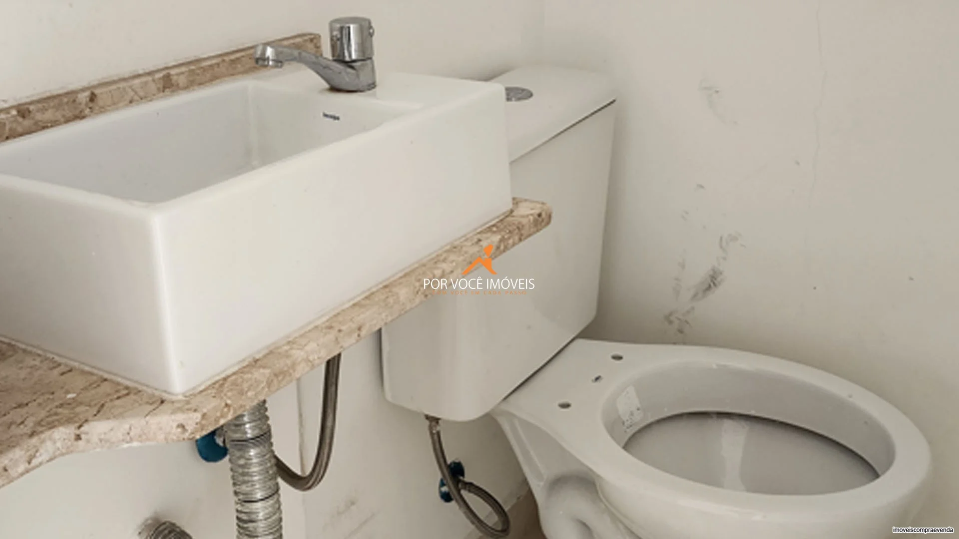 Apartamento para locação com armários no Condomínio Grand Village Freguesia Residence Club
