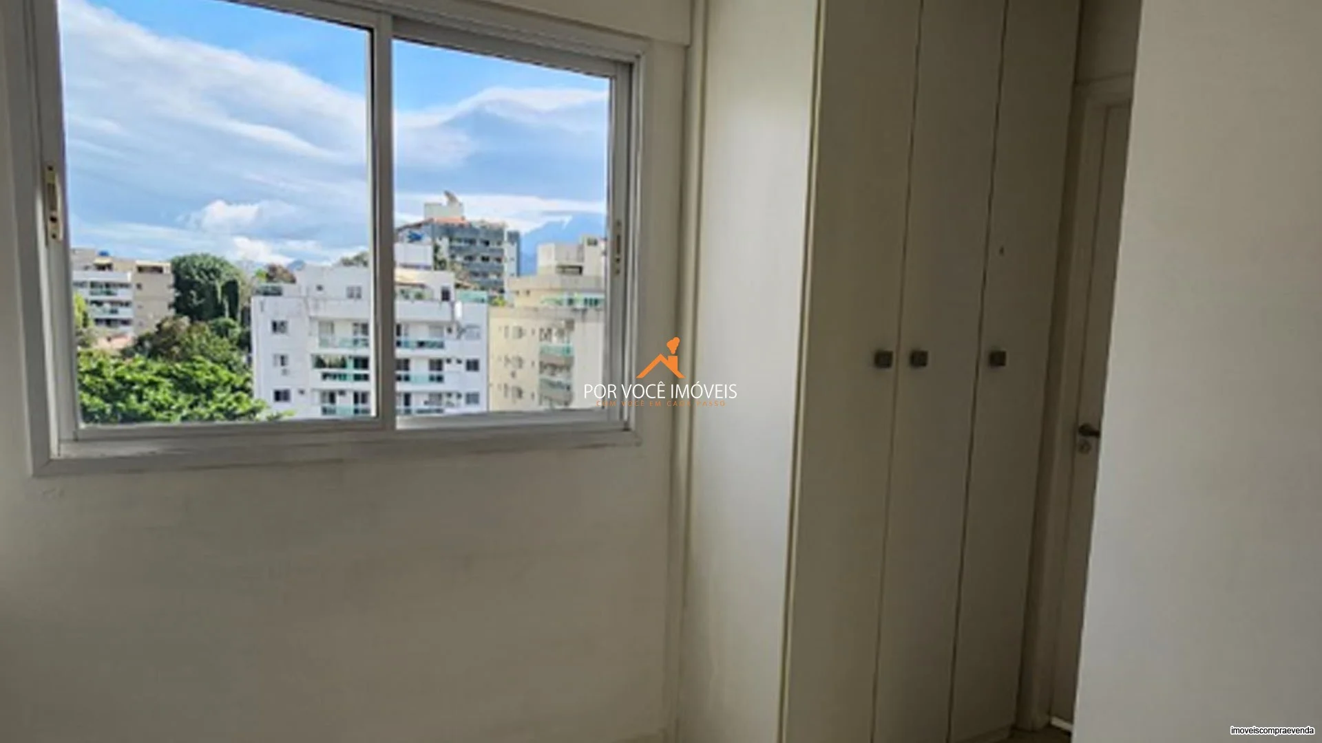 Apartamento para locação com armários no Condomínio Grand Village Freguesia Residence Club