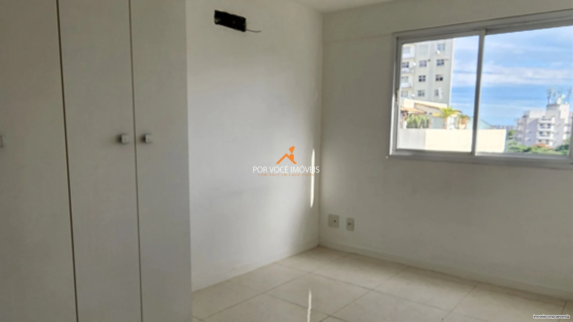 Apartamento para locação com armários no Condomínio Grand Village Freguesia Residence Club