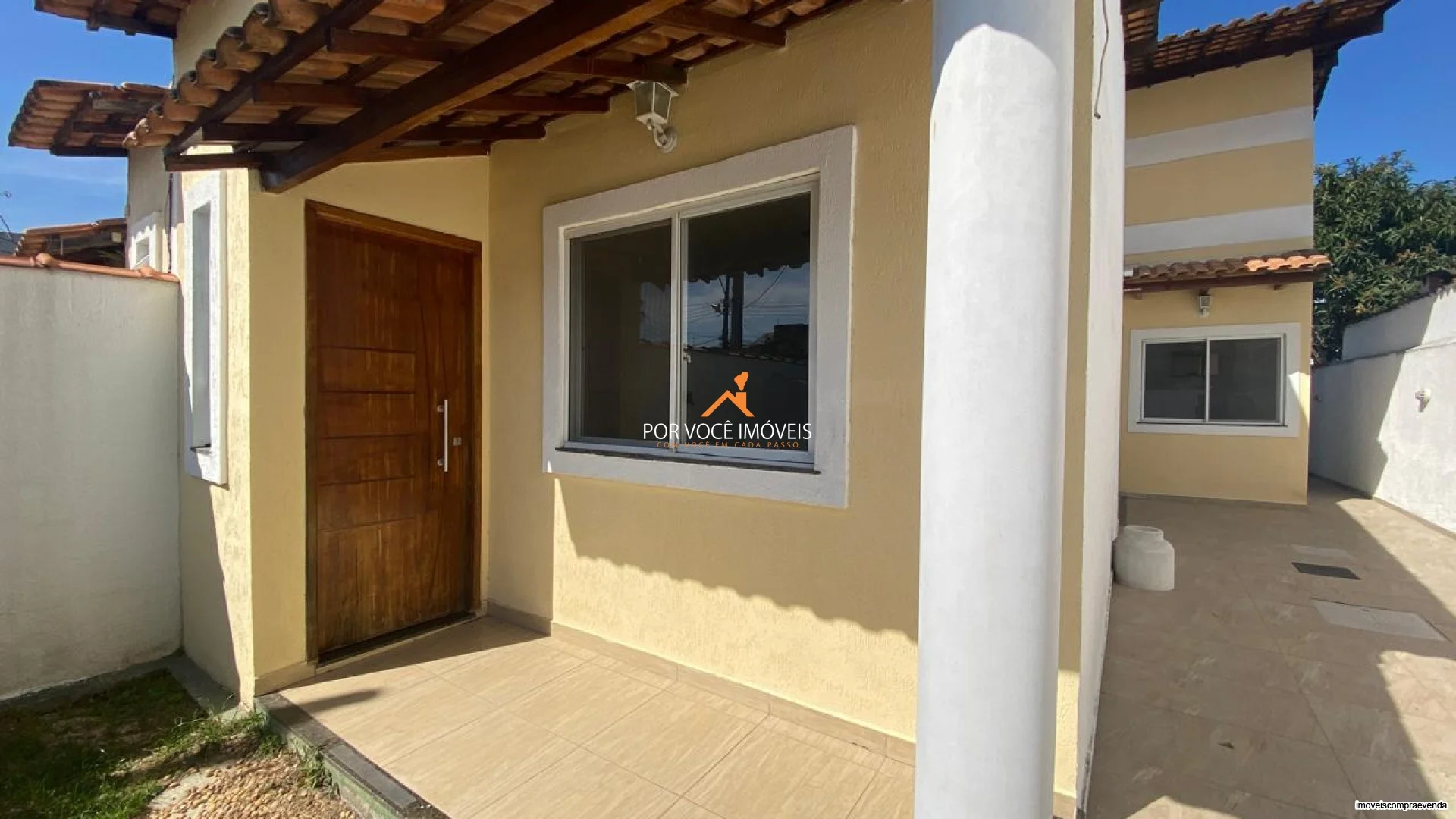 Casa com 2 quartos e 2 vagas de garagem