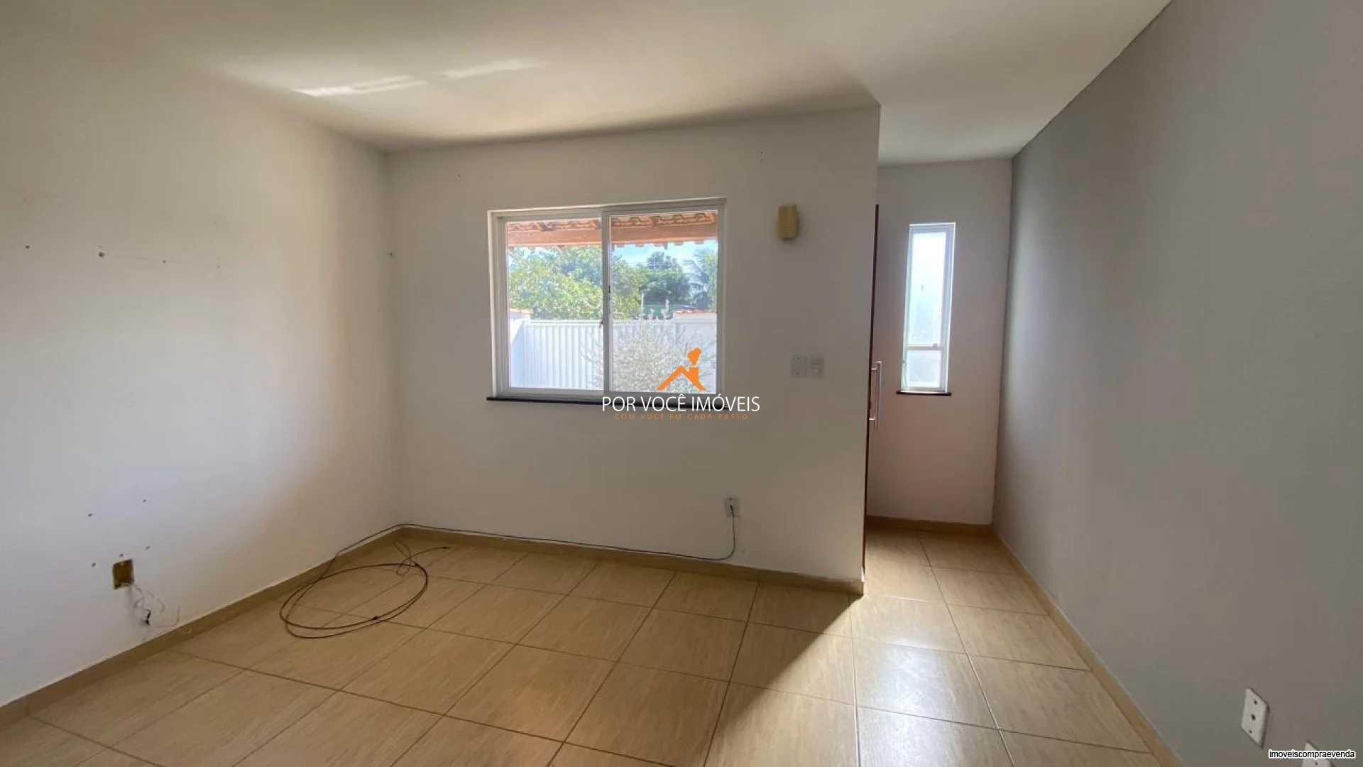 Casa com 2 quartos e 2 vagas de garagem