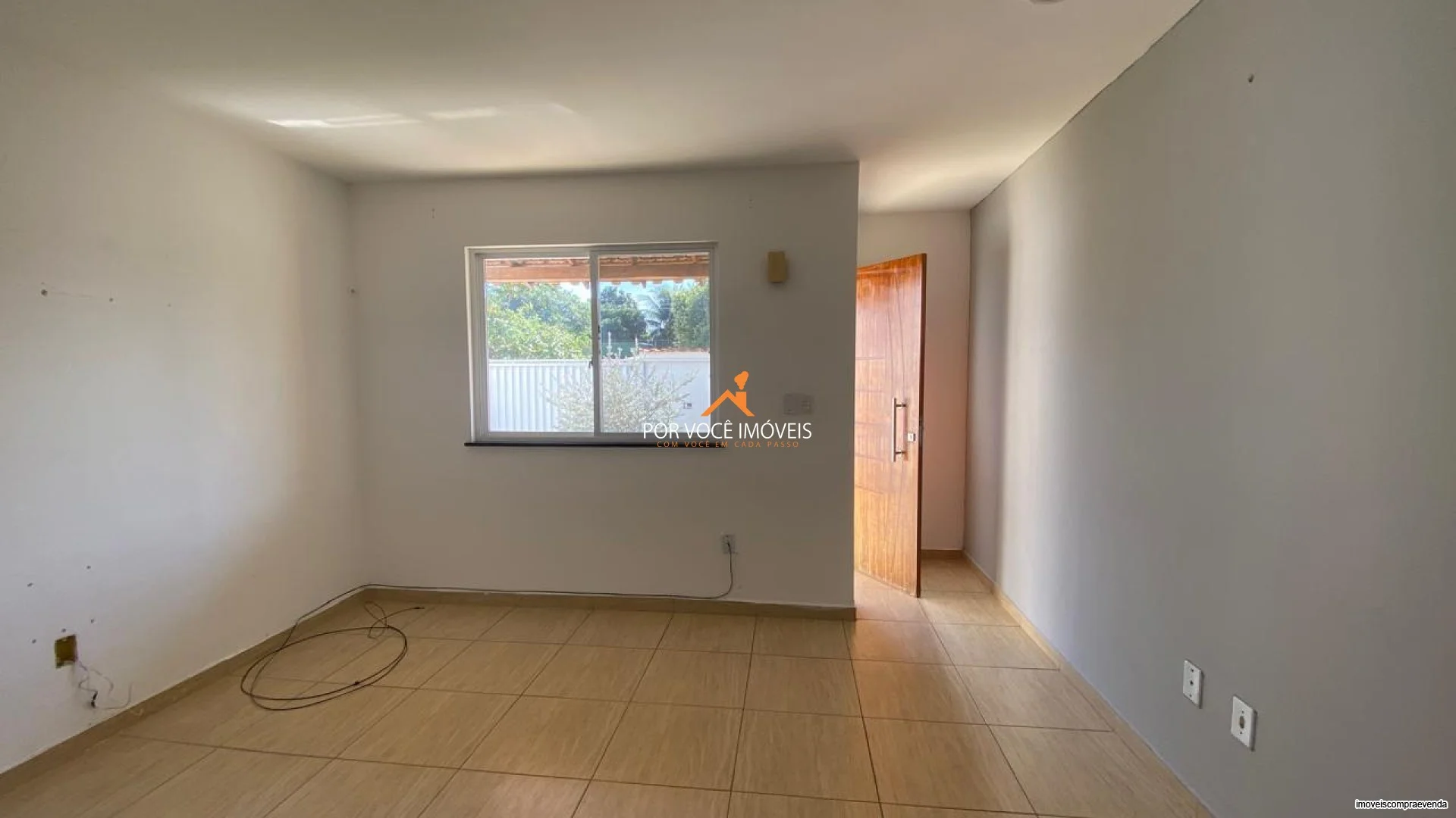 Casa com 2 quartos e 2 vagas de garagem