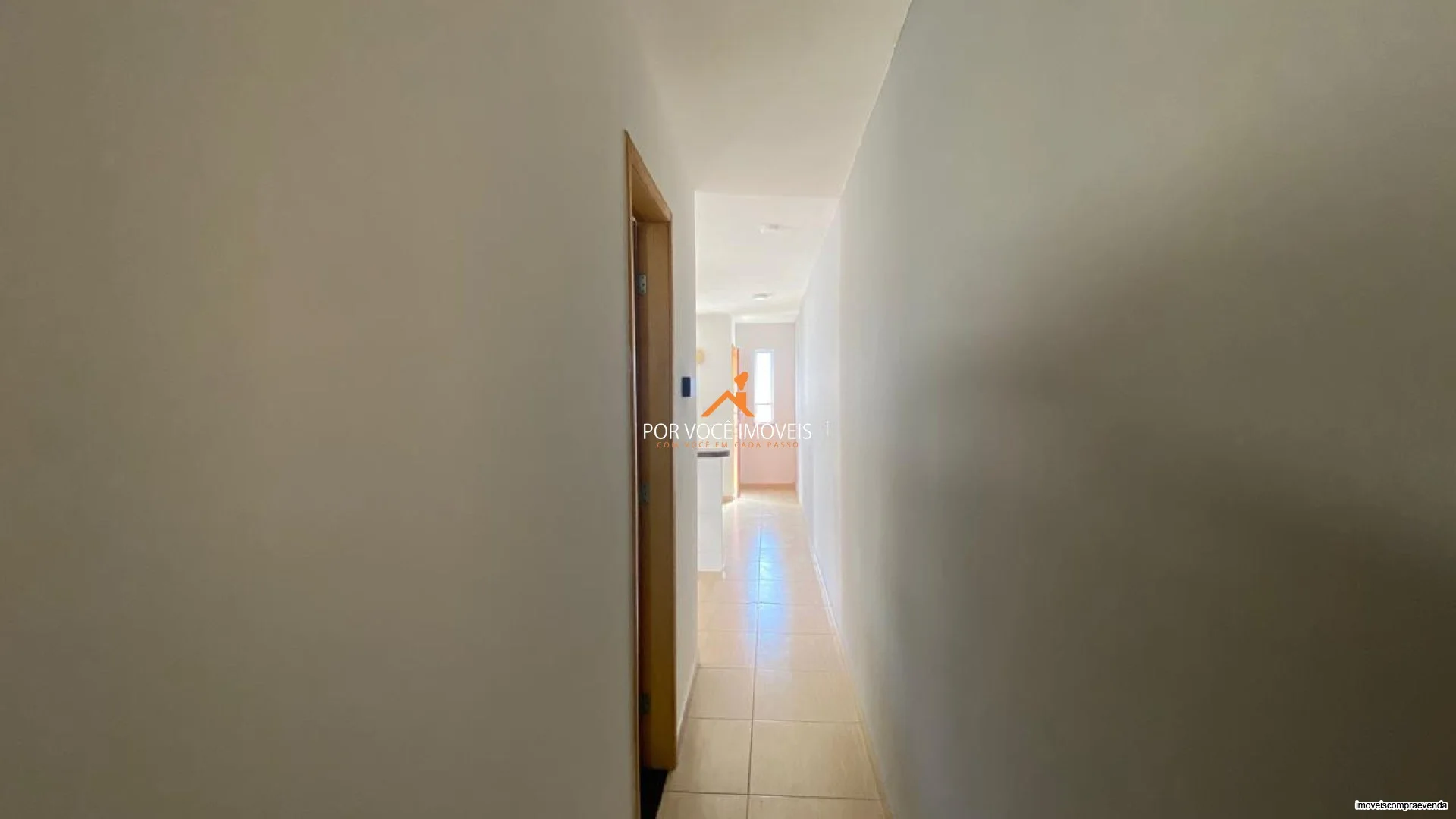 Casa com 2 quartos e 2 vagas de garagem