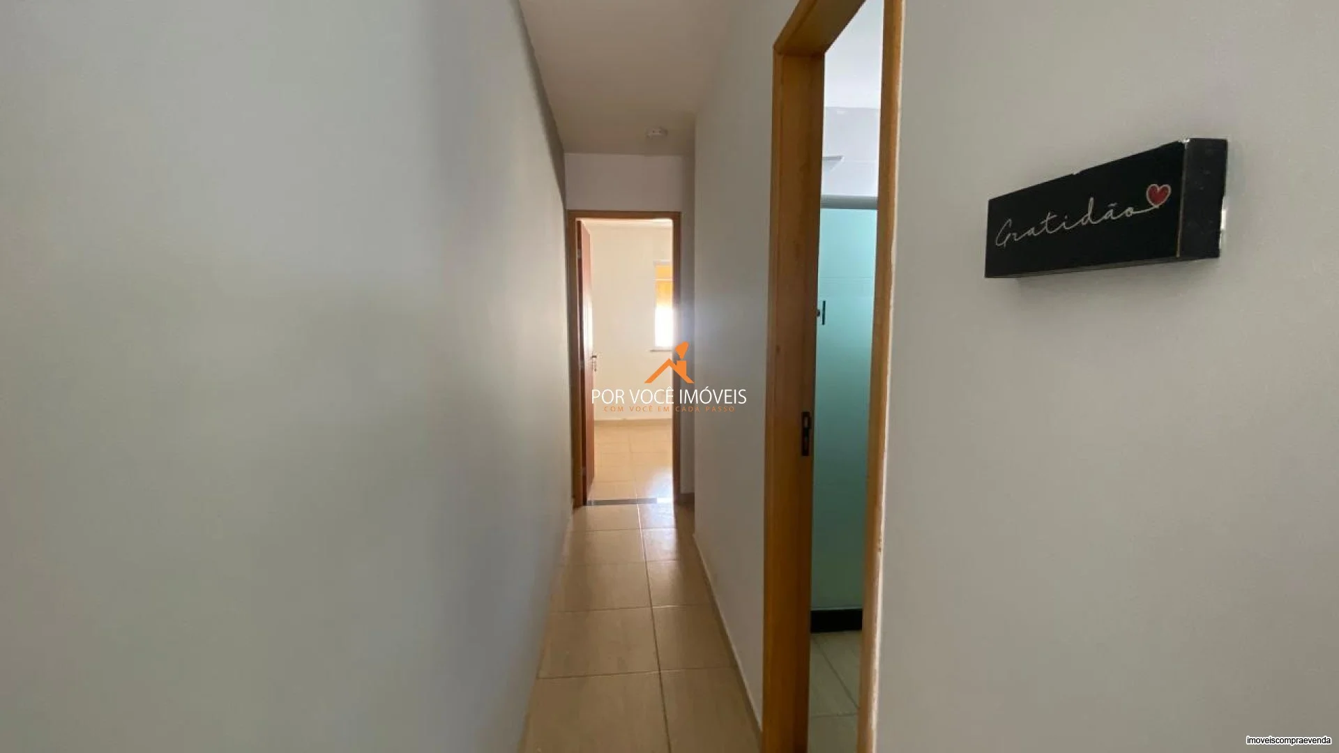 Casa com 2 quartos e 2 vagas de garagem