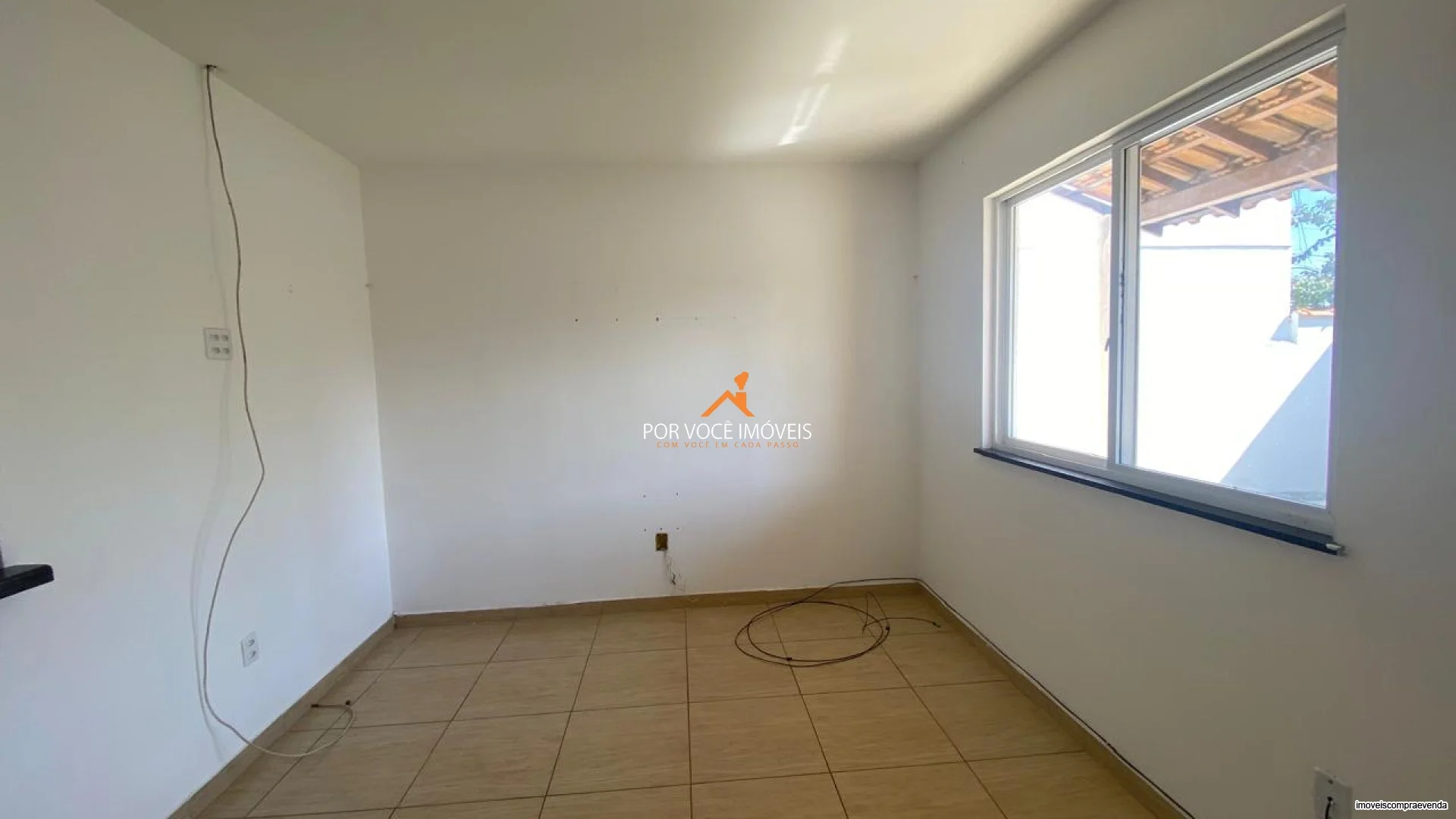Casa com 2 quartos e 2 vagas de garagem