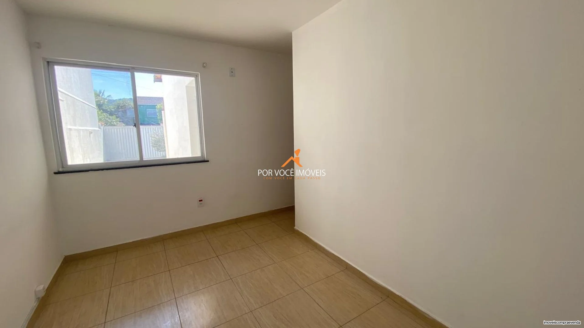 Casa com 2 quartos e 2 vagas de garagem