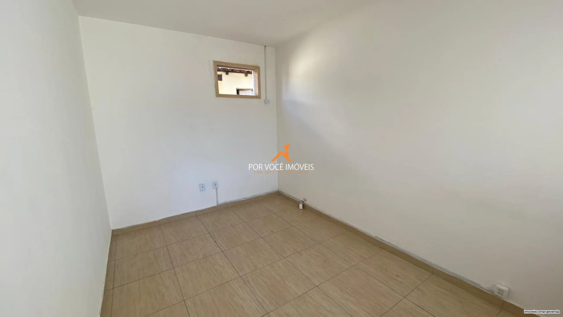 Casa com 2 quartos e 2 vagas de garagem
