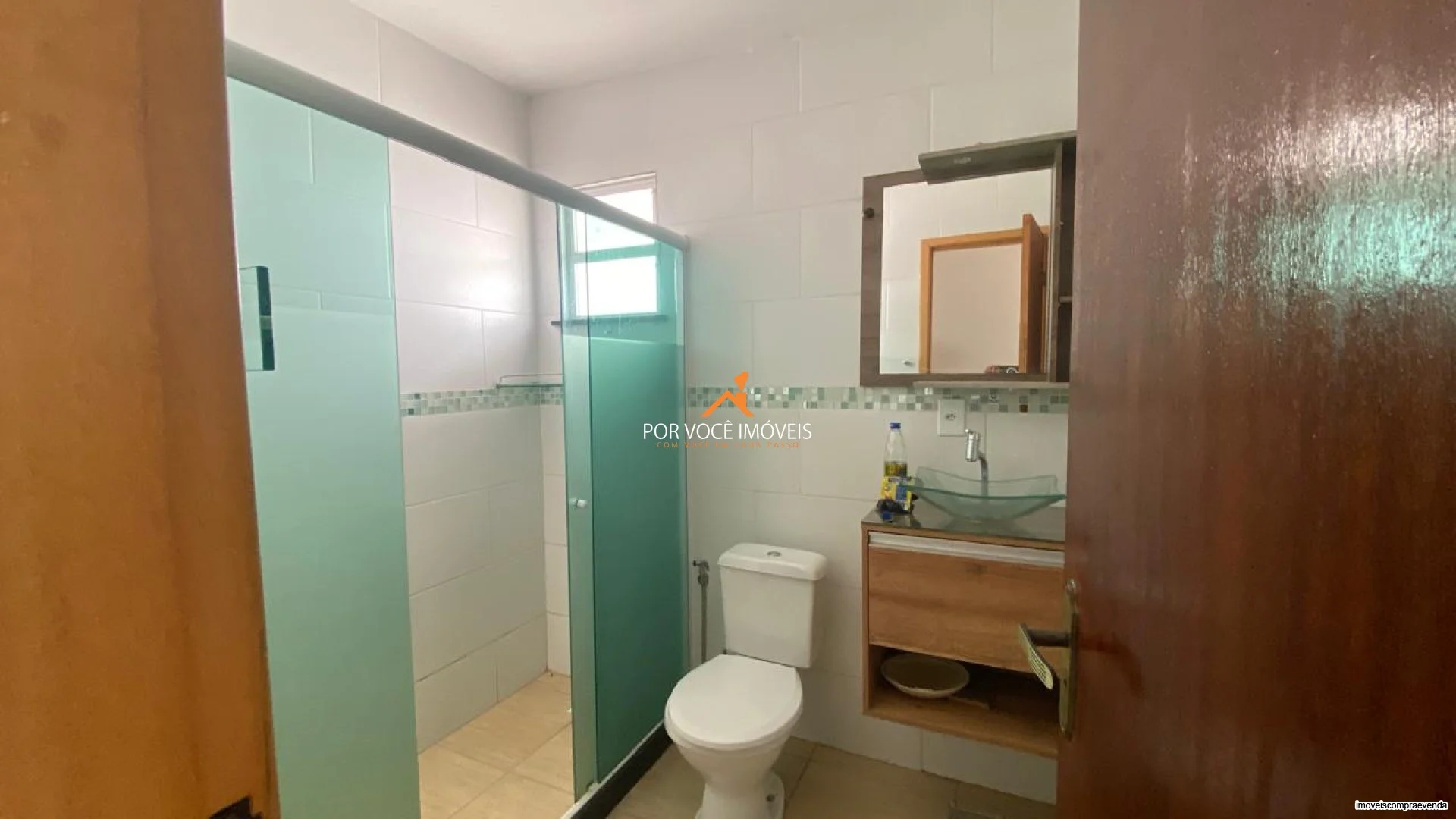 Casa com 2 quartos e 2 vagas de garagem