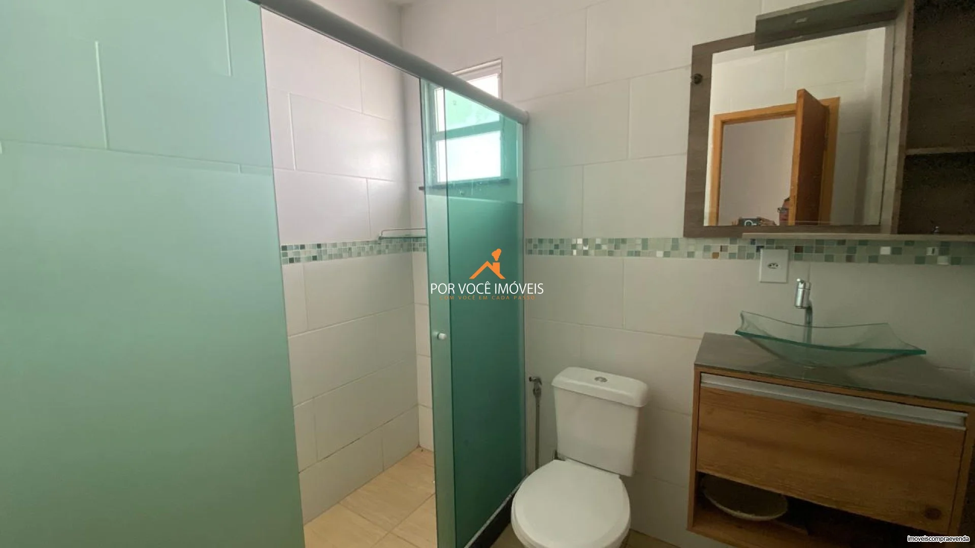 Casa com 2 quartos e 2 vagas de garagem