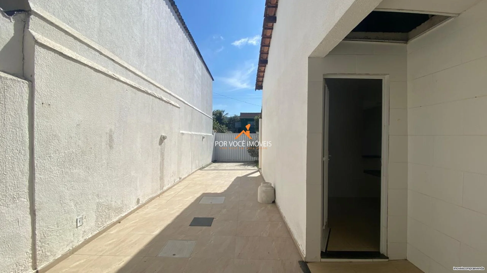 Casa com 2 quartos e 2 vagas de garagem
